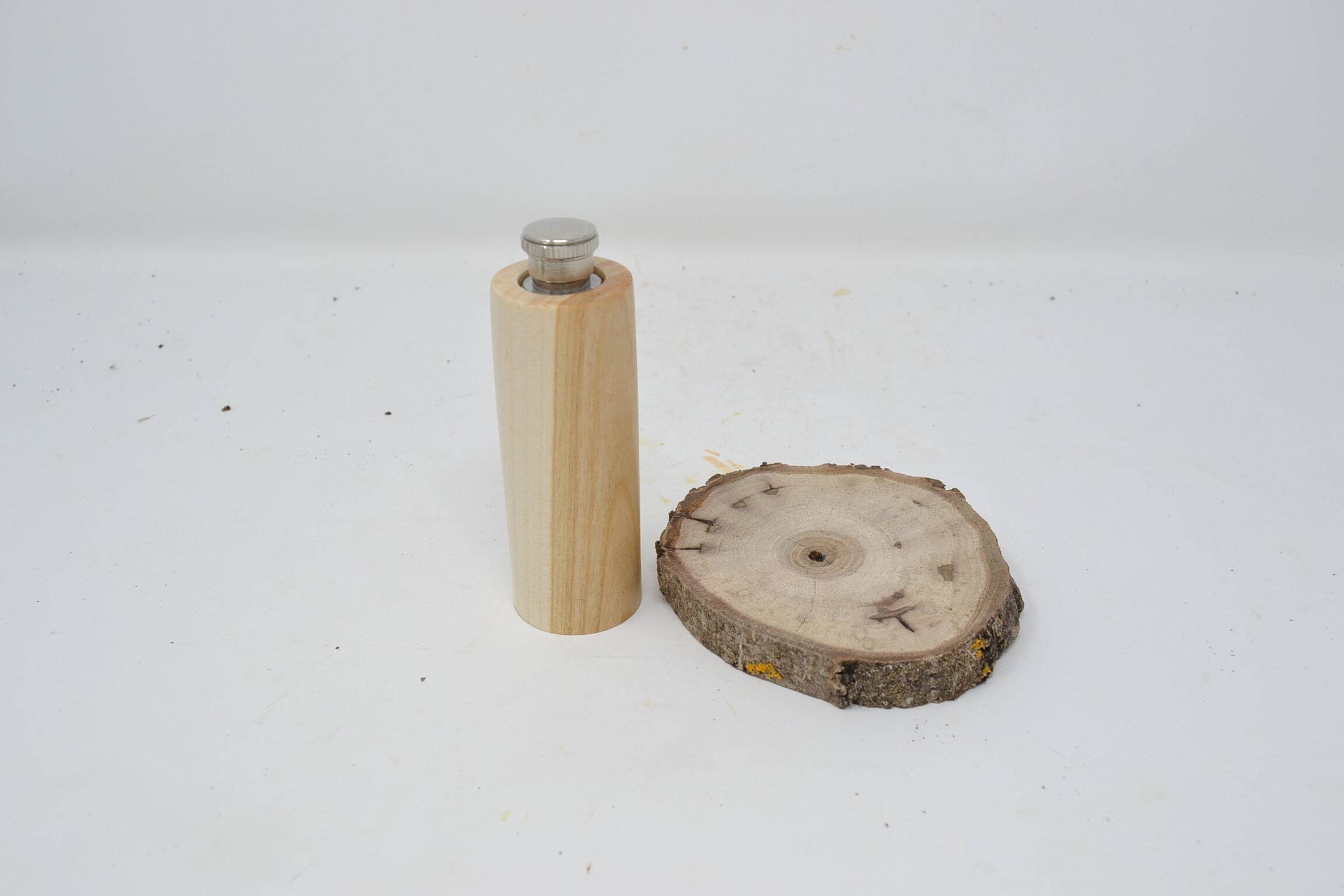 Schnapsflasche aus Kirschholz