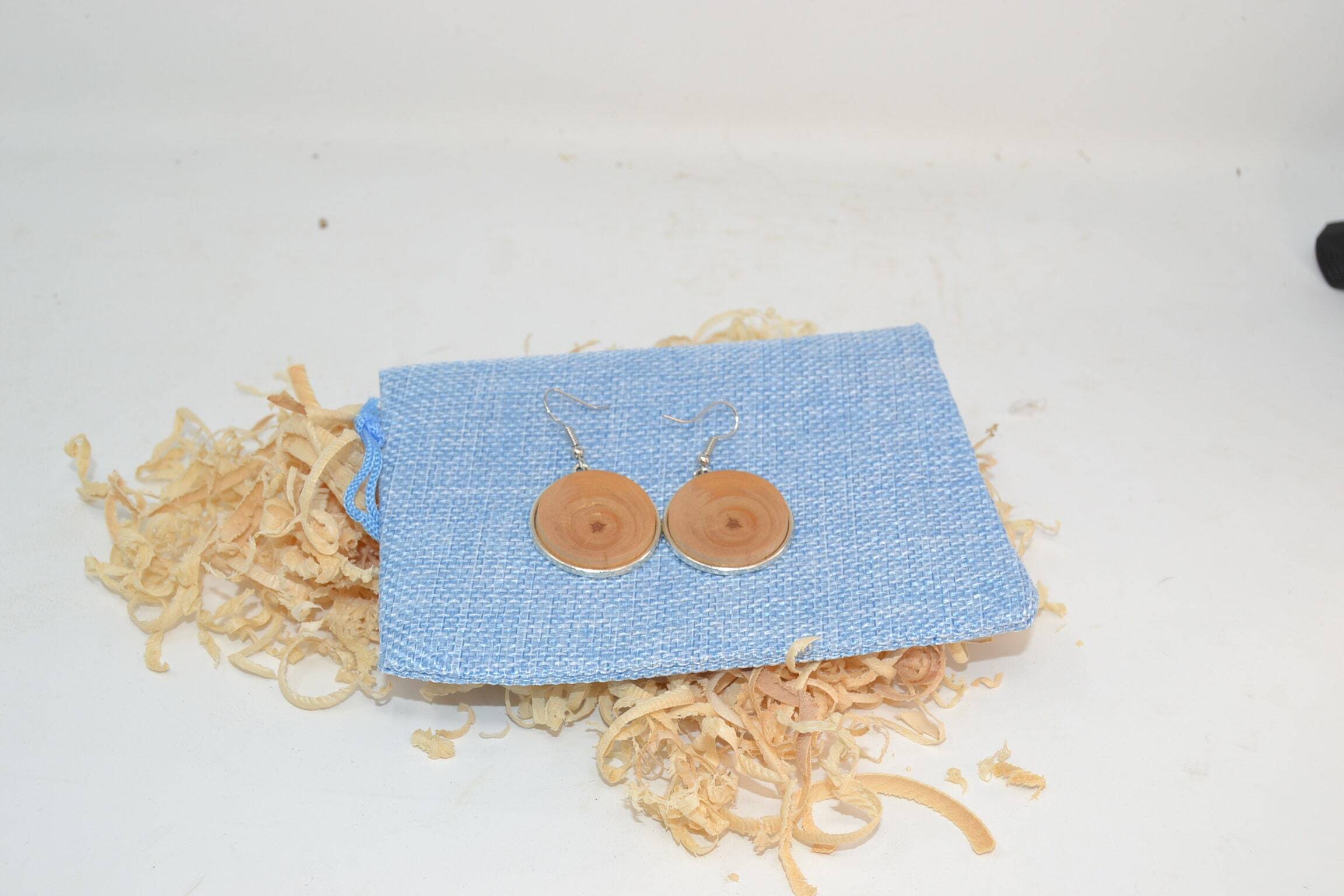 Holzohrringe aus Zirbenholz