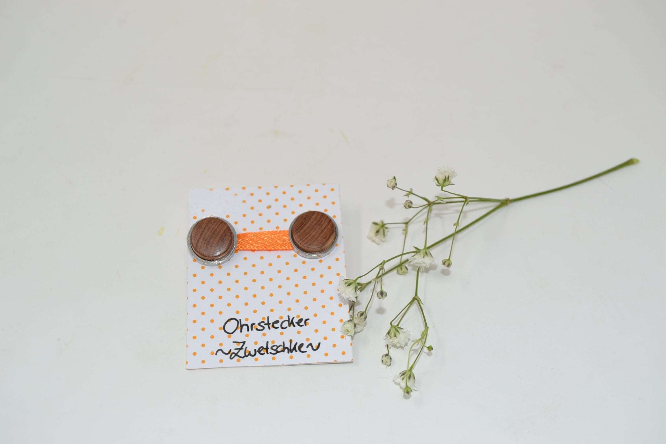 Holz Ohrstecker Zwetschke 1,5 cm Edelstahl handmade