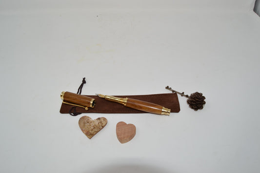 Holzfüllfeder aus Essigbaum