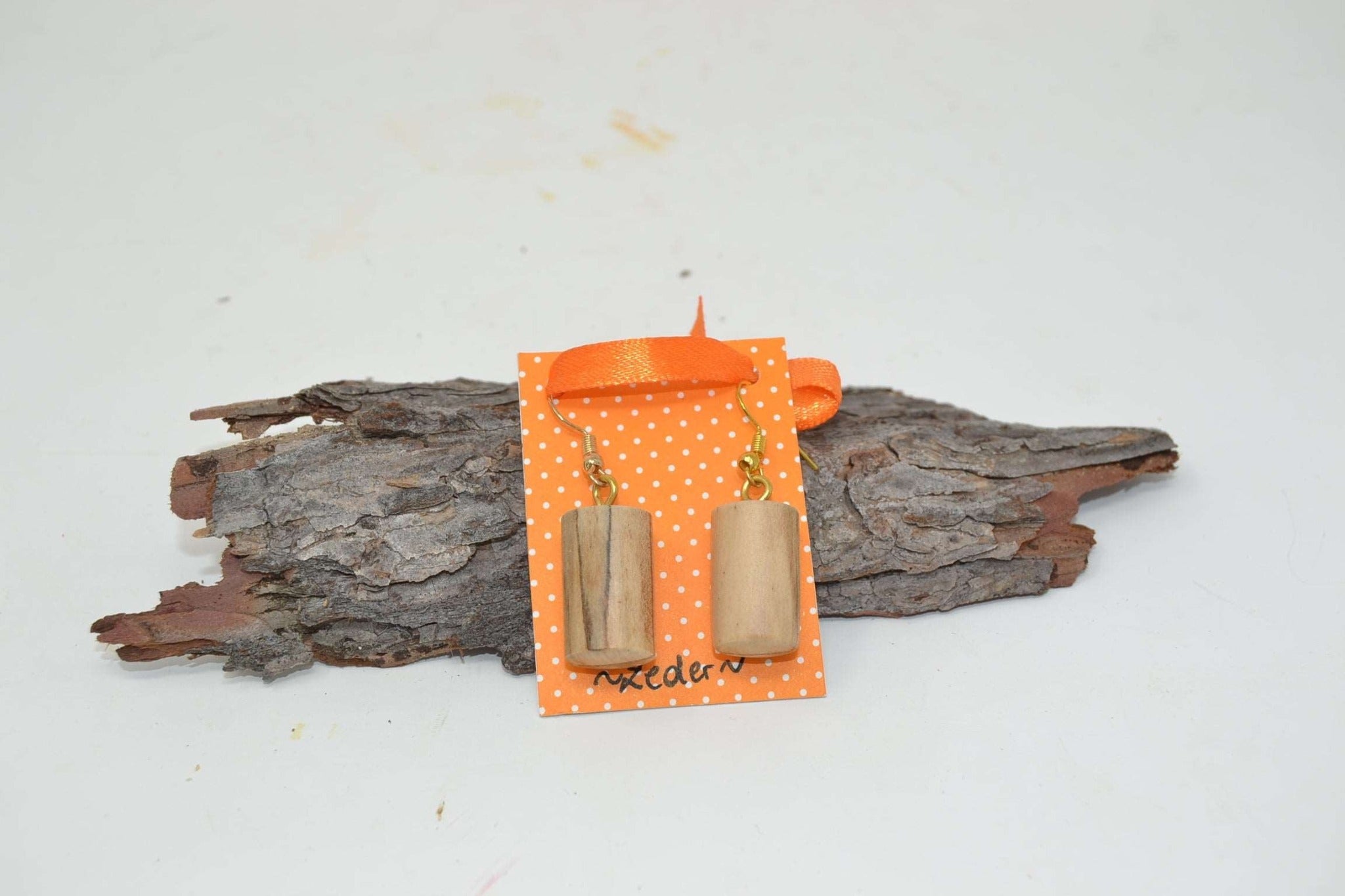 Holz Ohrringe Zeder 2x1 cm handmade Unikat