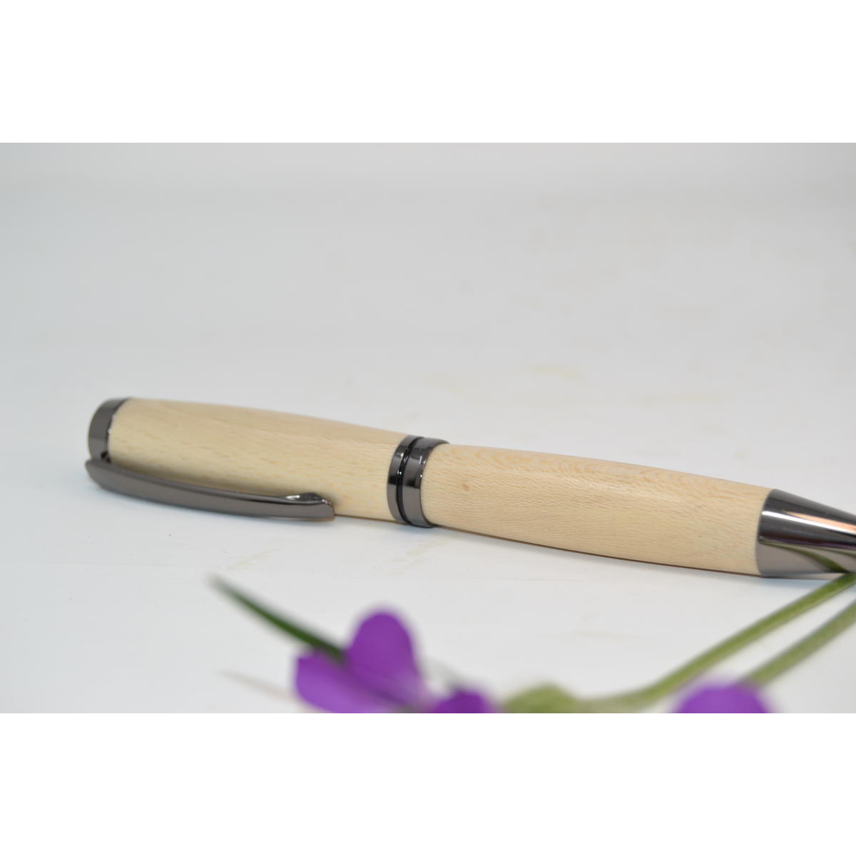 Holzkugelschreiber aus Platane