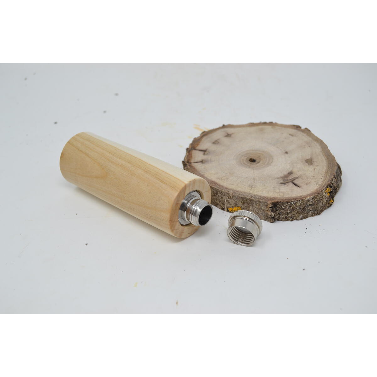 Schnapsflasche aus Kirschholz