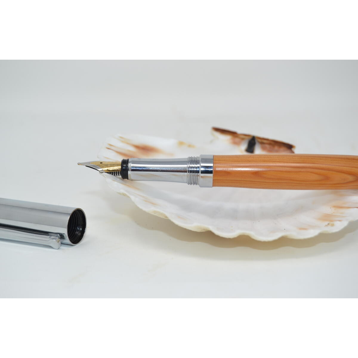 Holzfüllfeder aus Eibenholz