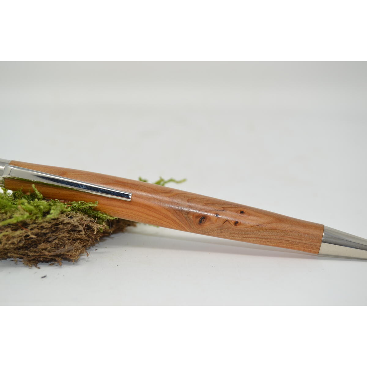 Holzkugelschreiber aus Eibe