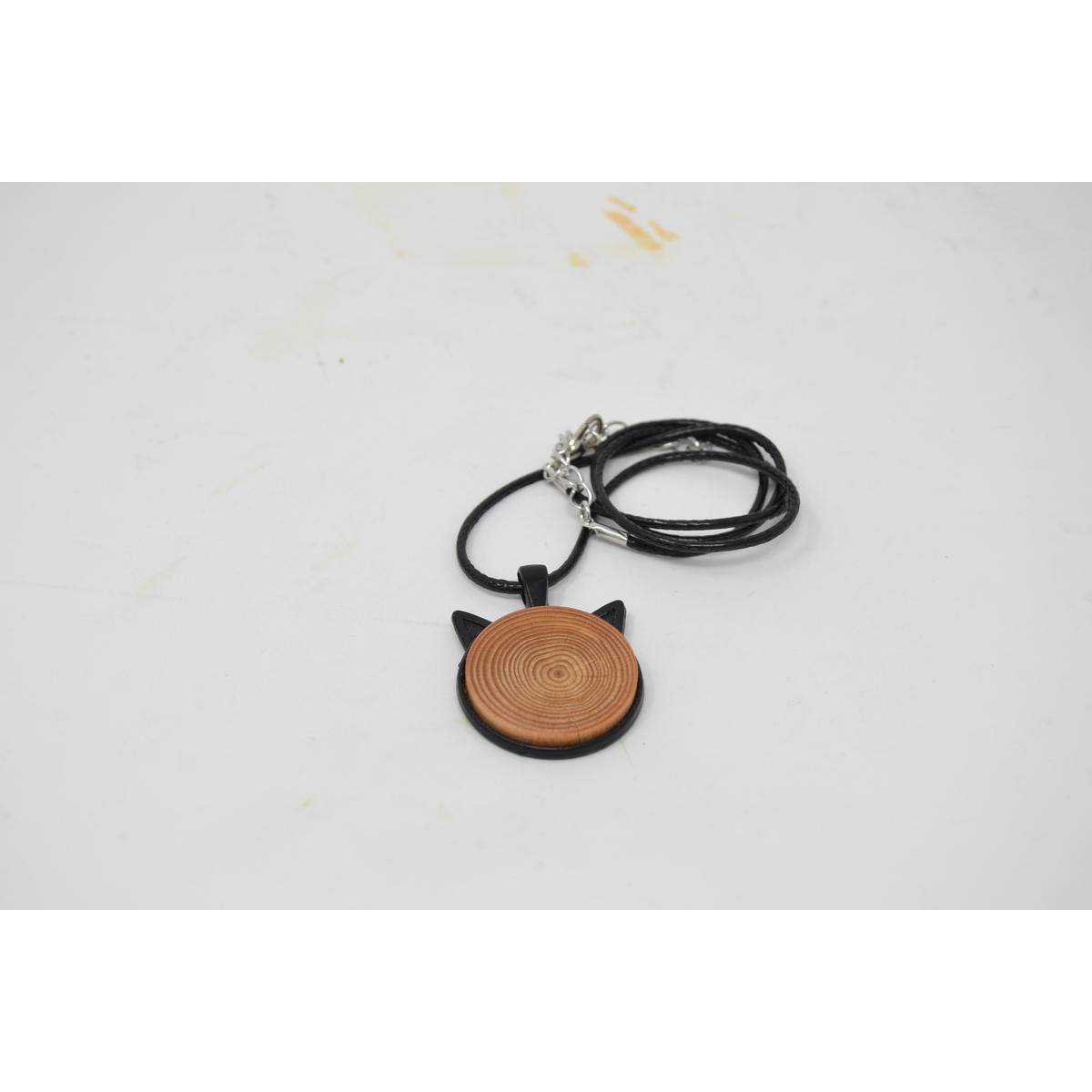 Holz Halskette "Katze" aus Lärchenholz