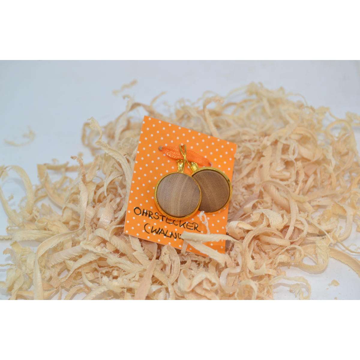 Holz Ohrringe 2 cm Walnuss Handarbeit