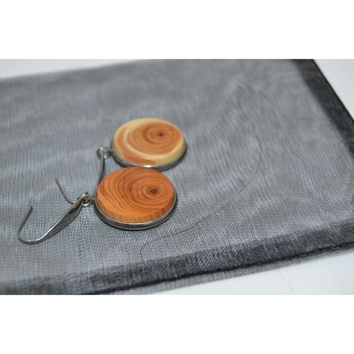 Holz Ohrringe Eibe 2 cm Handarbeit