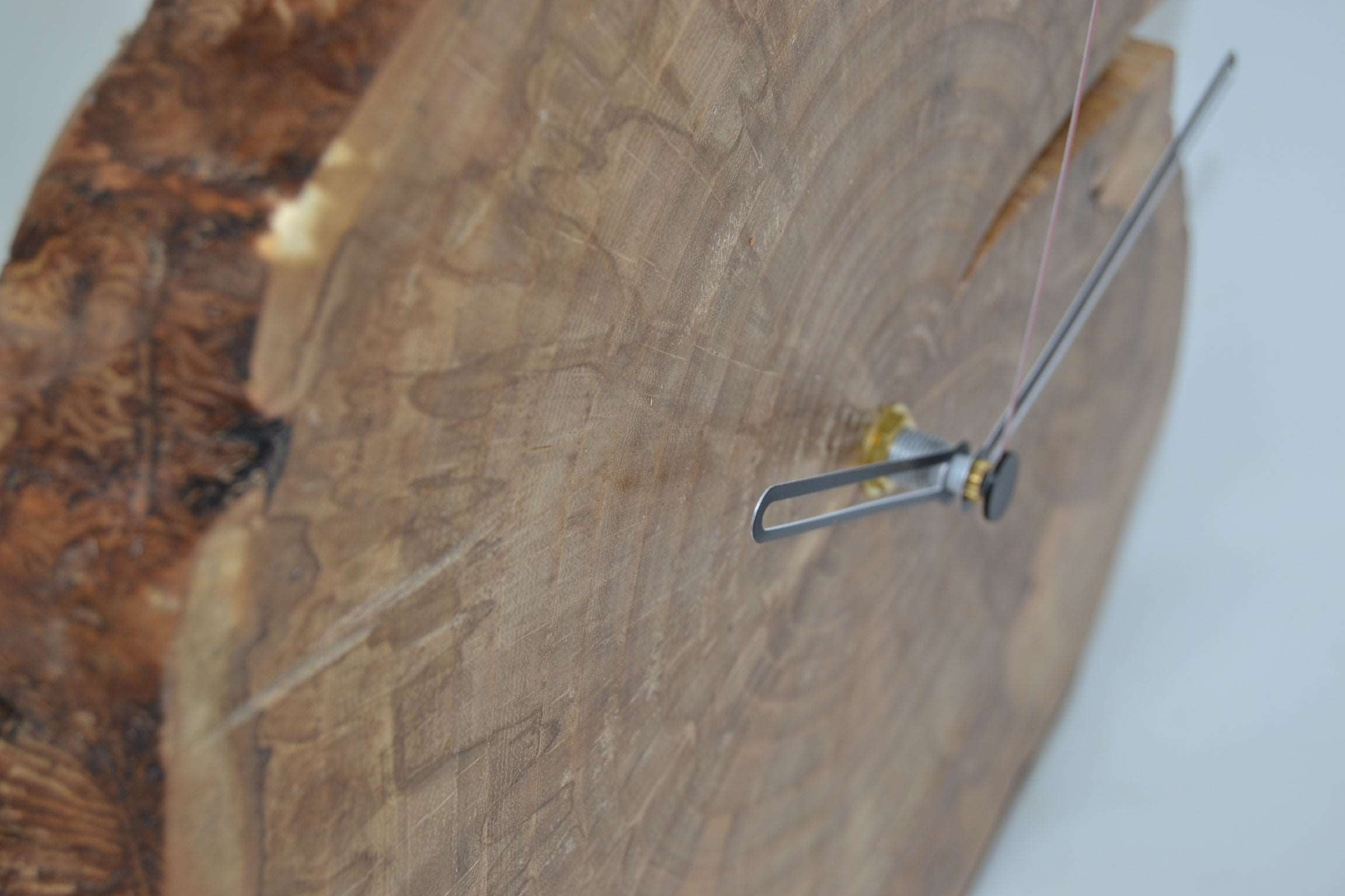 Holz Wanduhr 28x27 cm Hainbuche Handarbeit