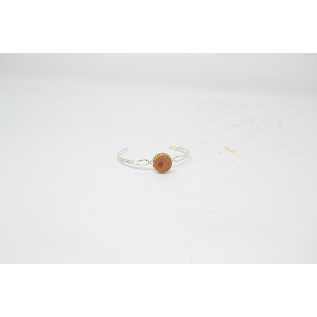 Armreif aus Zirbenholz