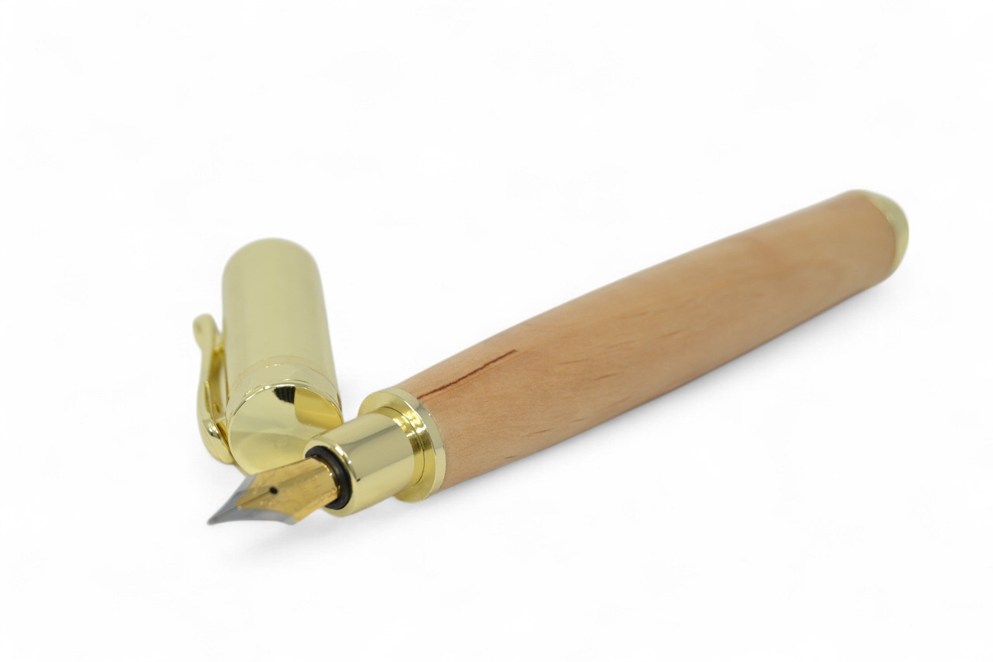 Holzfüller aus Erle mit Magnetkappe