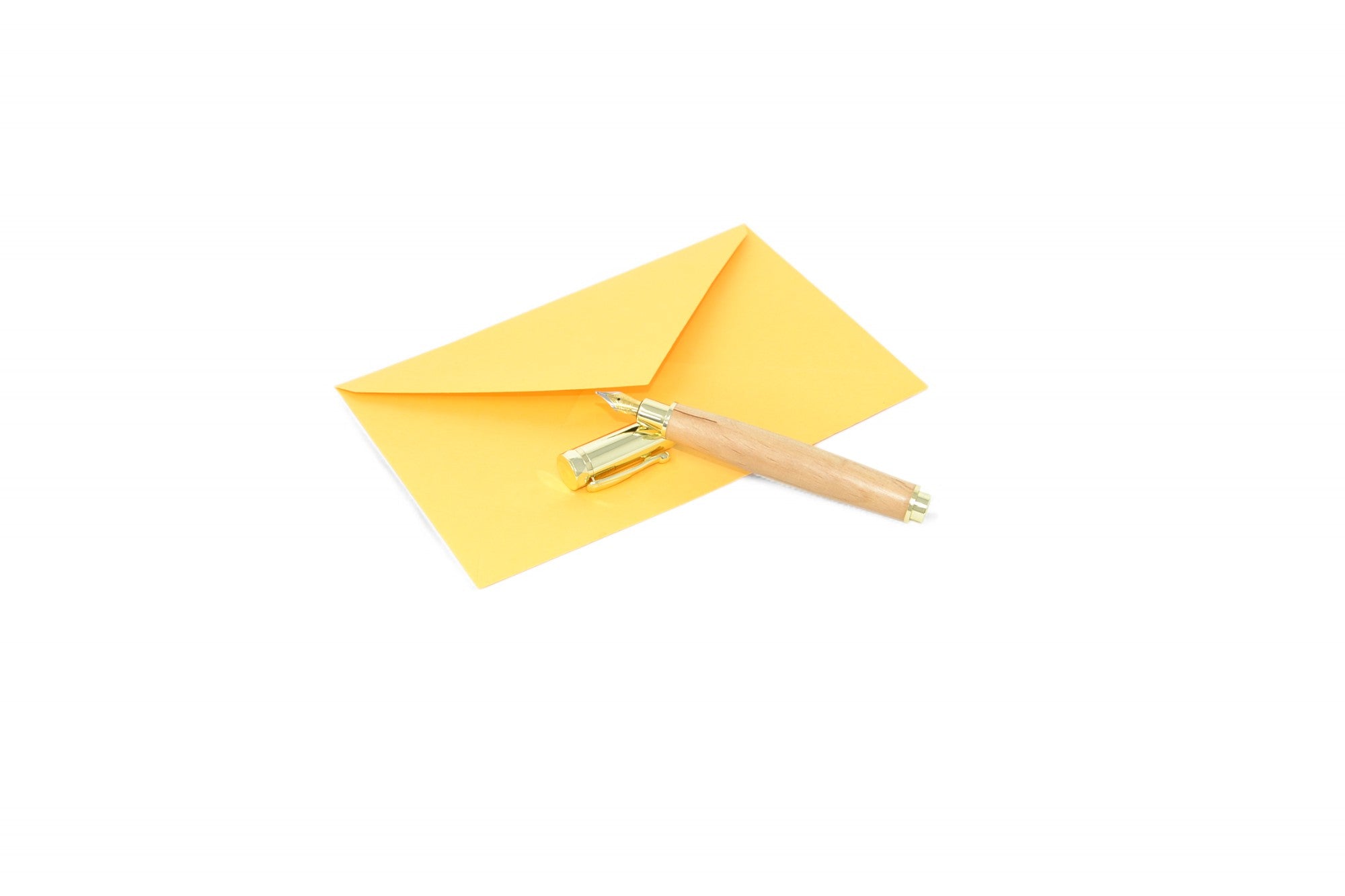 Holzfüller aus Erle mit Magnetkappe