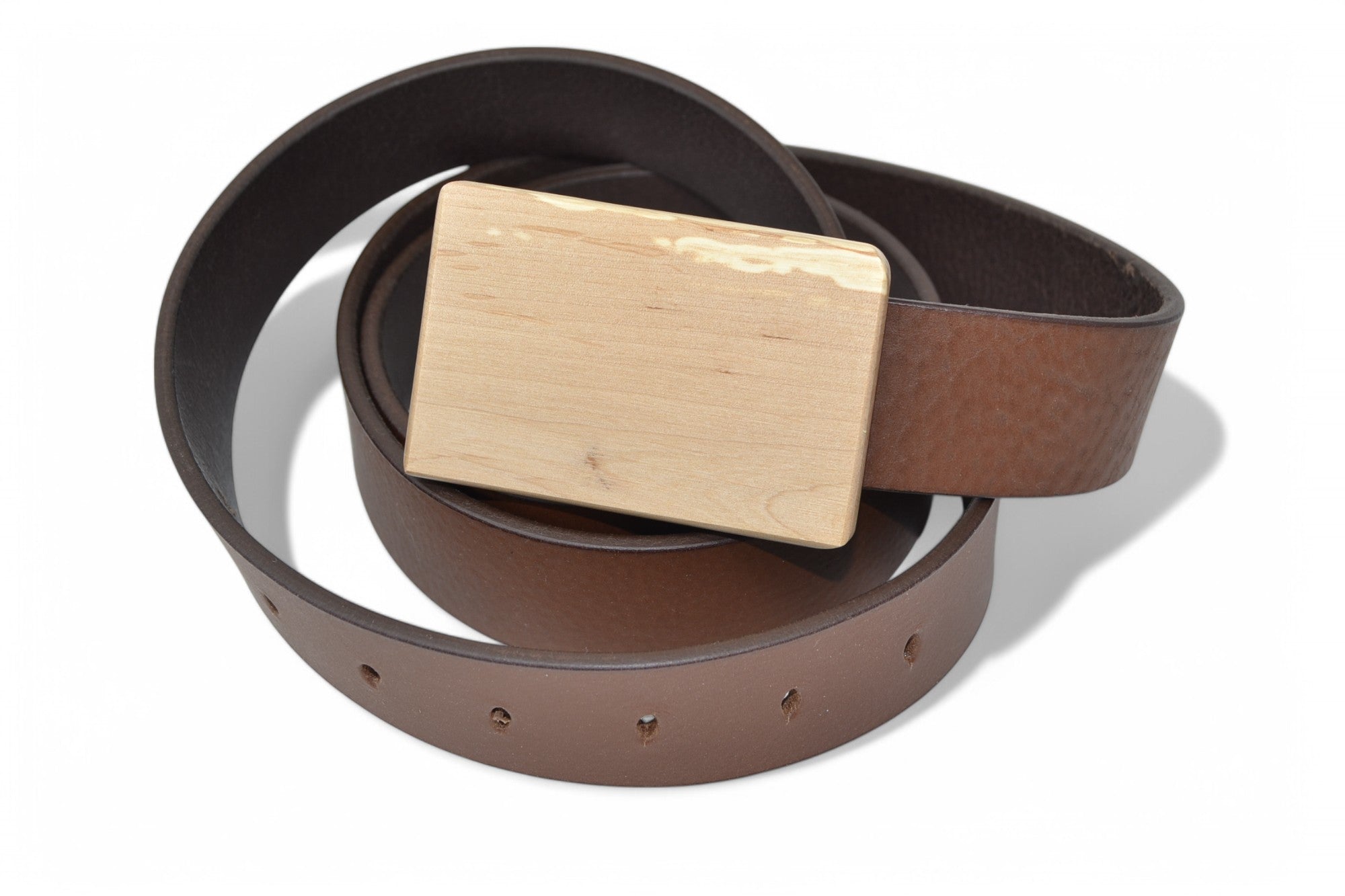 Ledergürtel mit Holzschnalle aus Haselnuss