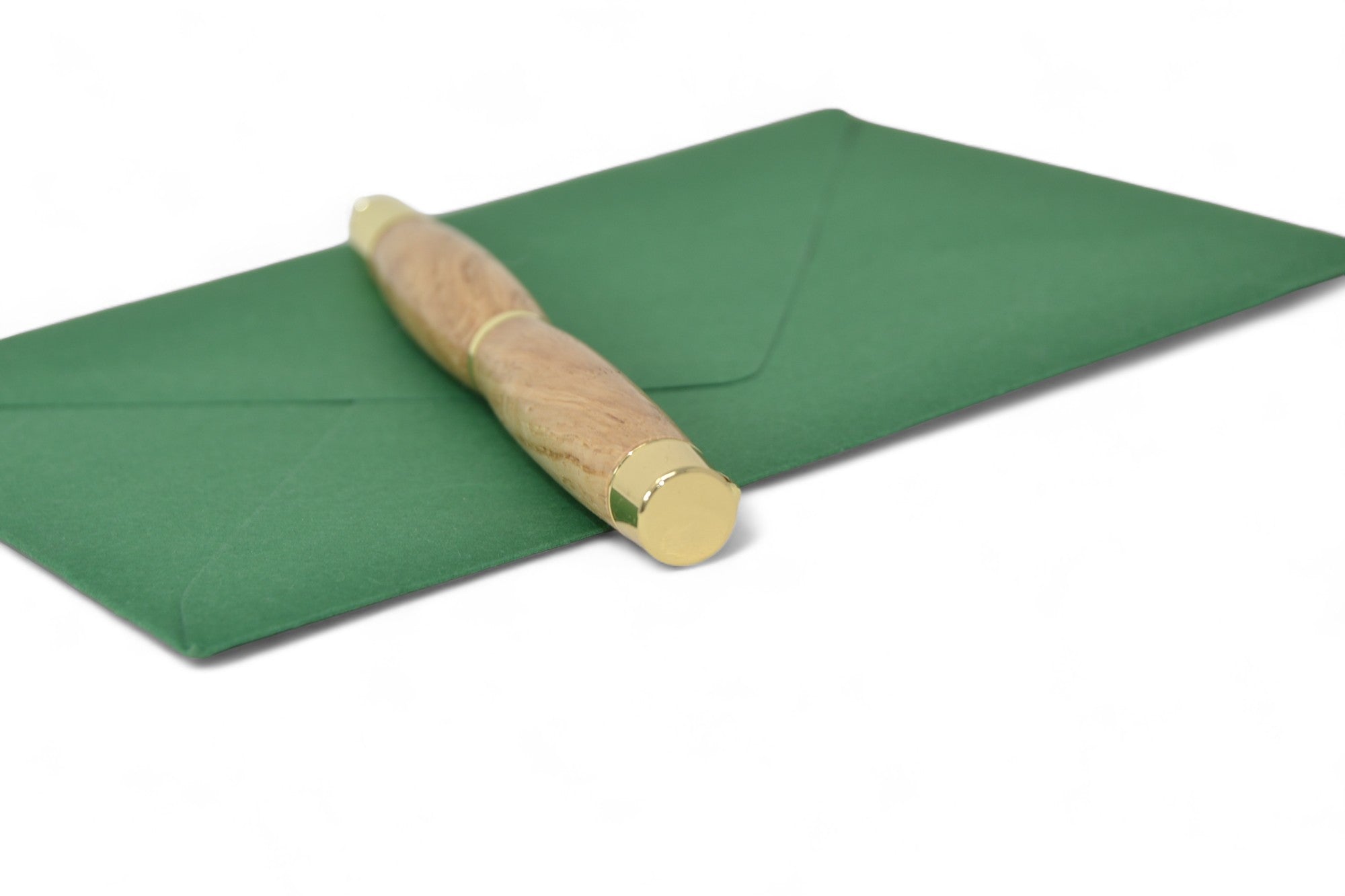 Hochwertiger Holzkugelschreiber aus Eiche, vergoldet