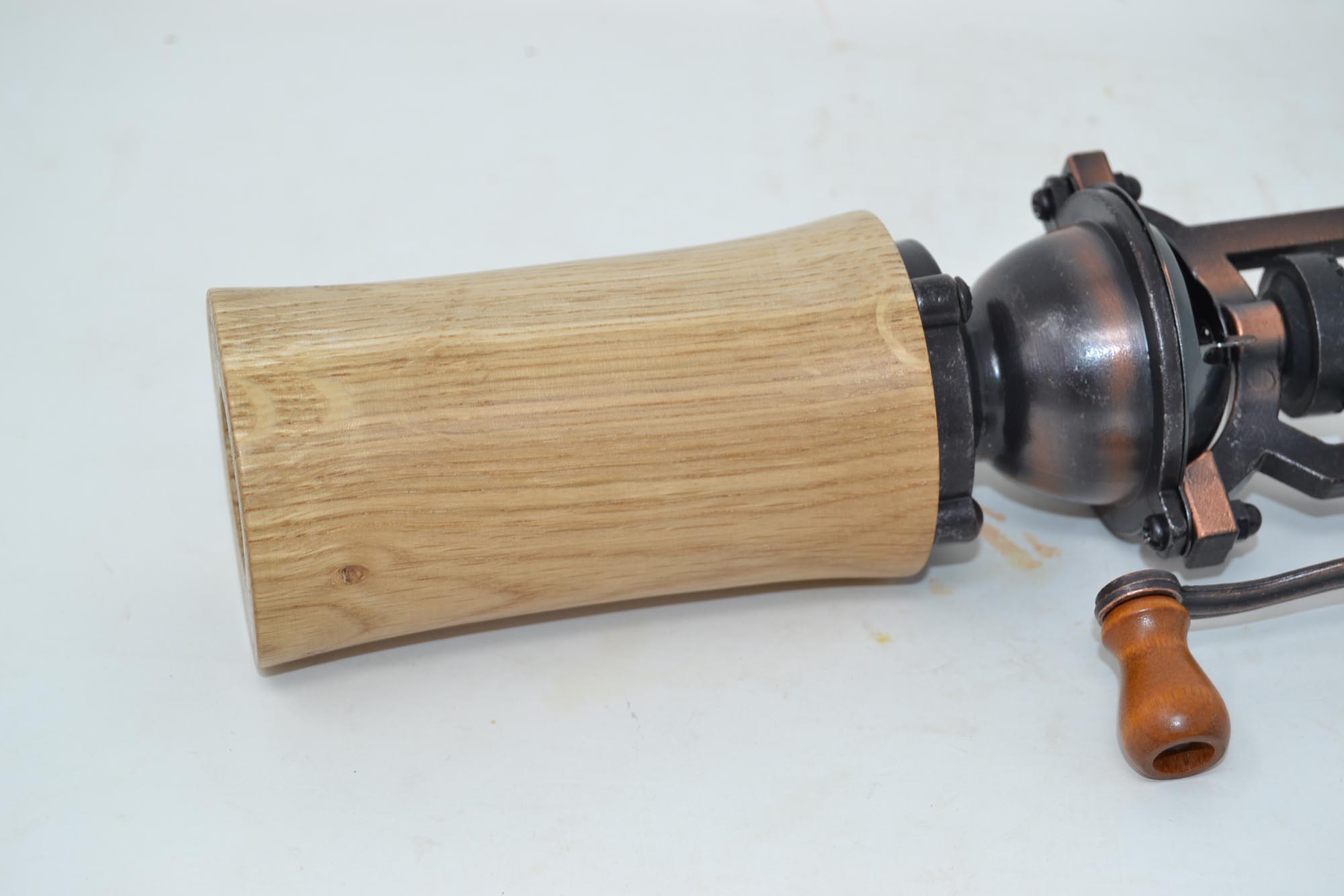 Holz Gewürzmühle aus Eichenholz mit Kurbel