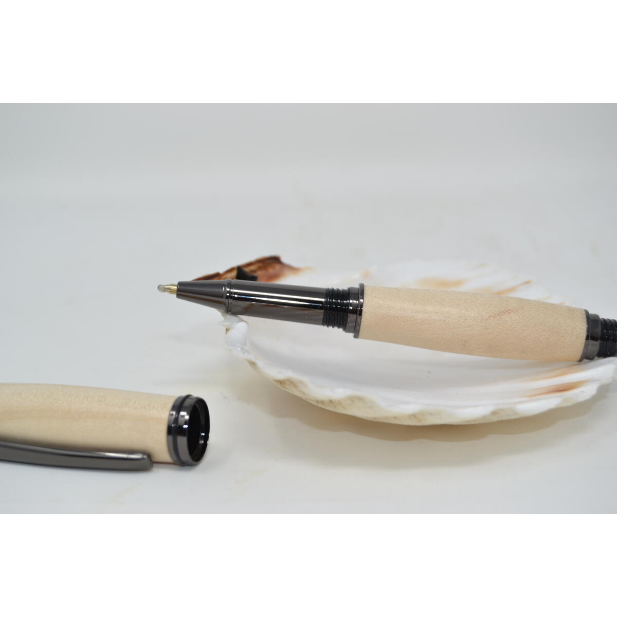 Holz Rollerpen aus Ahorn mit Schraubkappe