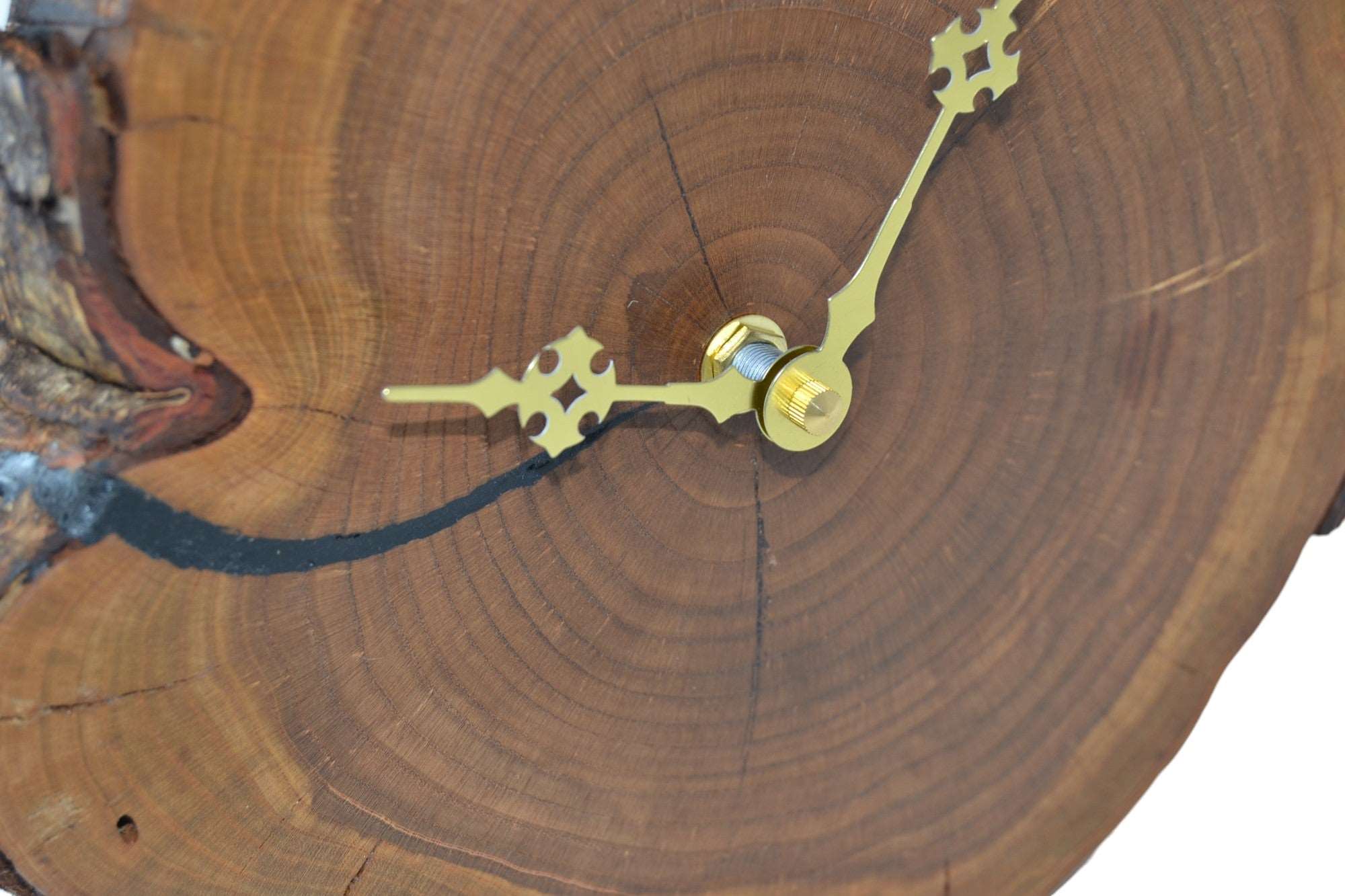 Holz Wanduhr aus Essigbaum 24x22 cm