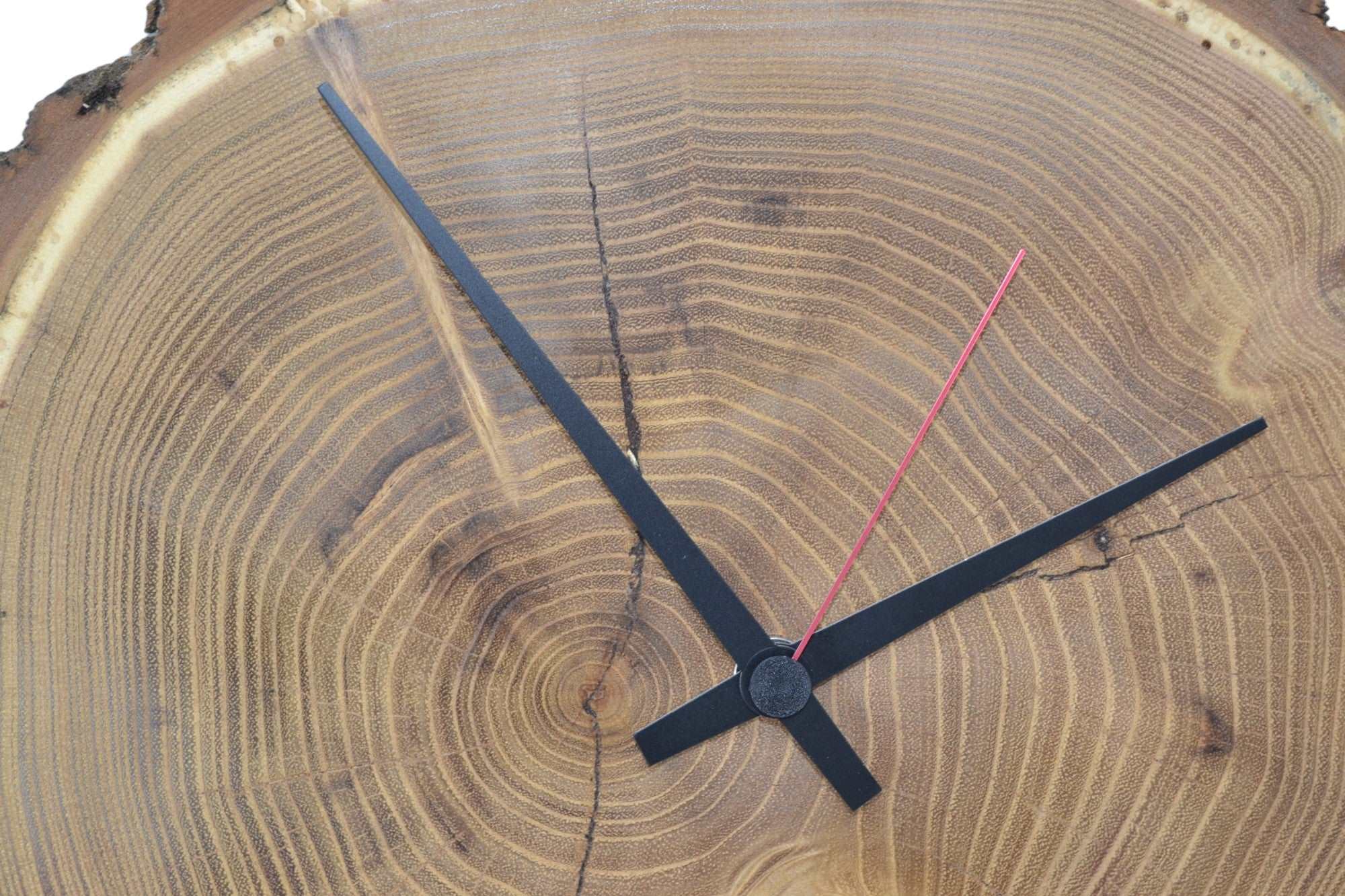Holz Wanduhr aus Robinienholz