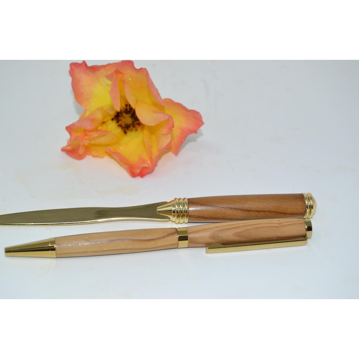 Holz Geschenkset Holzkugelschreiber Holzbrieföffner aus Essigbaumholz