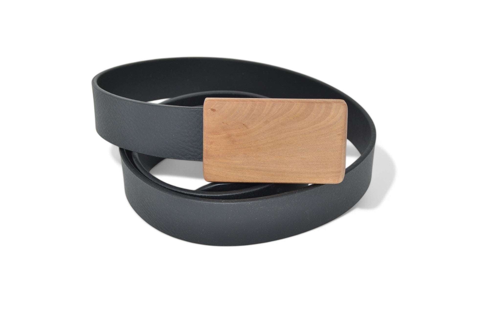 Ledergürtel mit Holzschnalle aus Mostbirne