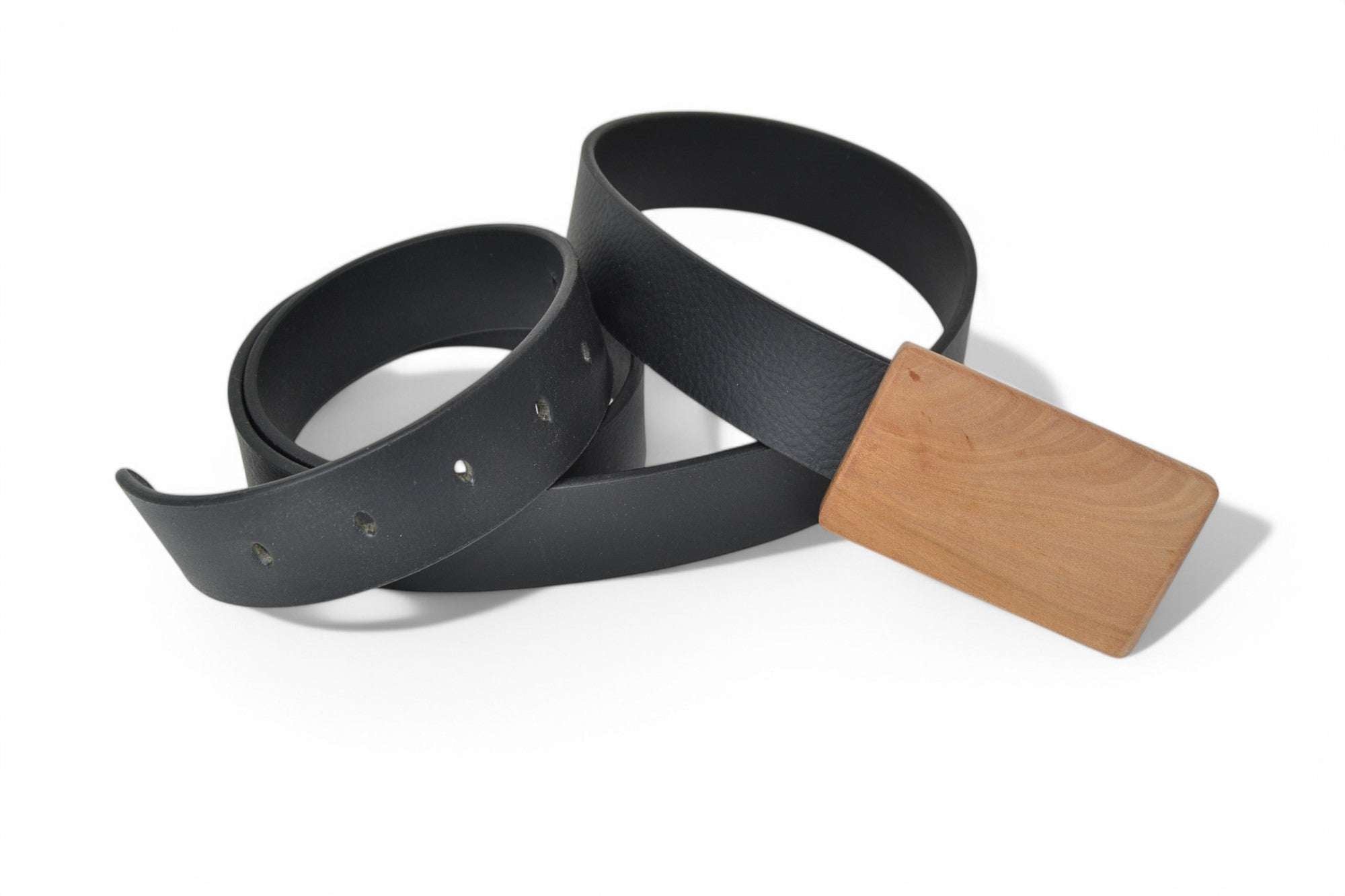 Ledergürtel mit Holzschnalle aus Mostbirne