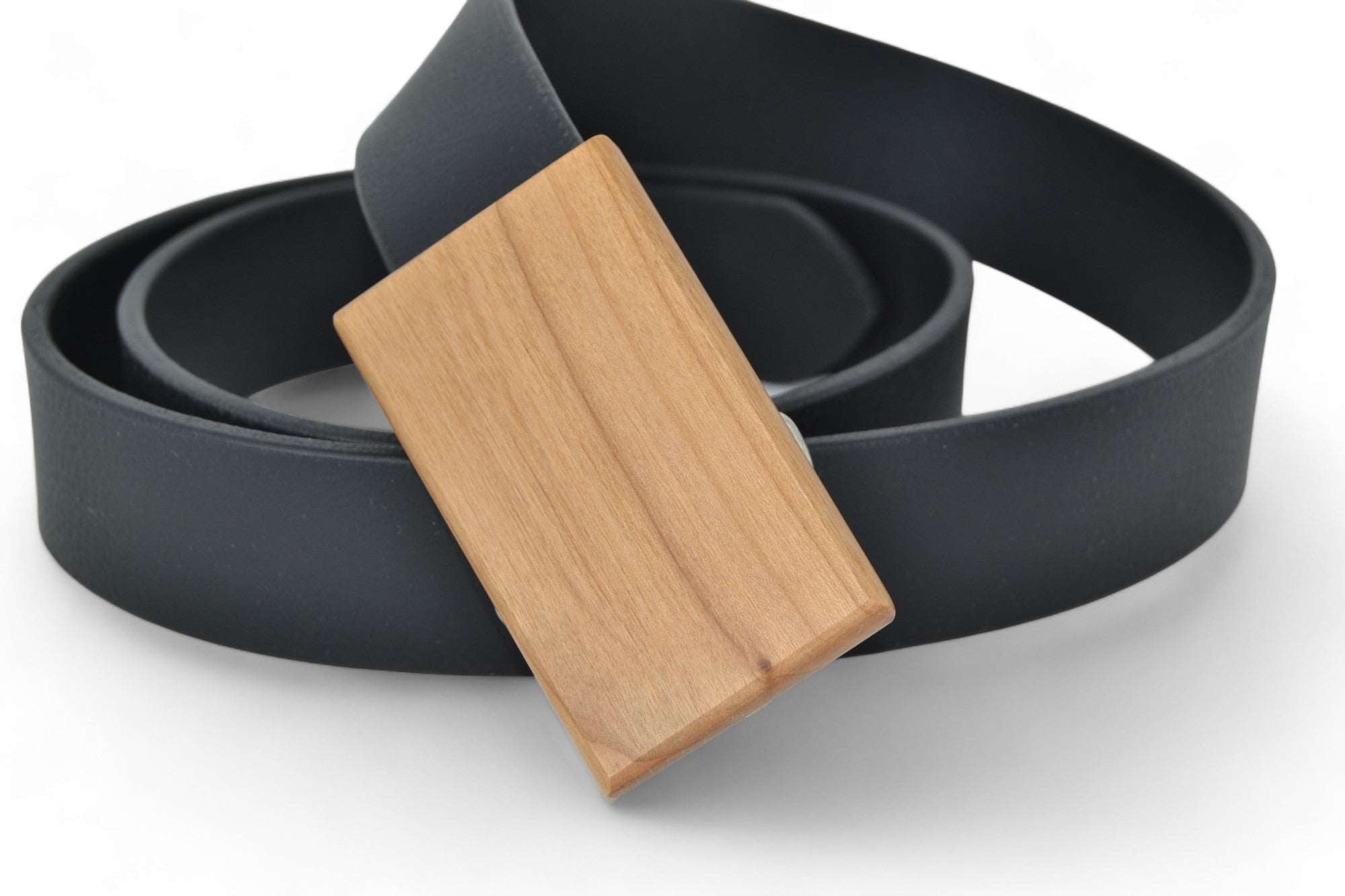 Holzgürtel aus Wildkirsche & schwarzem Büffelleder3