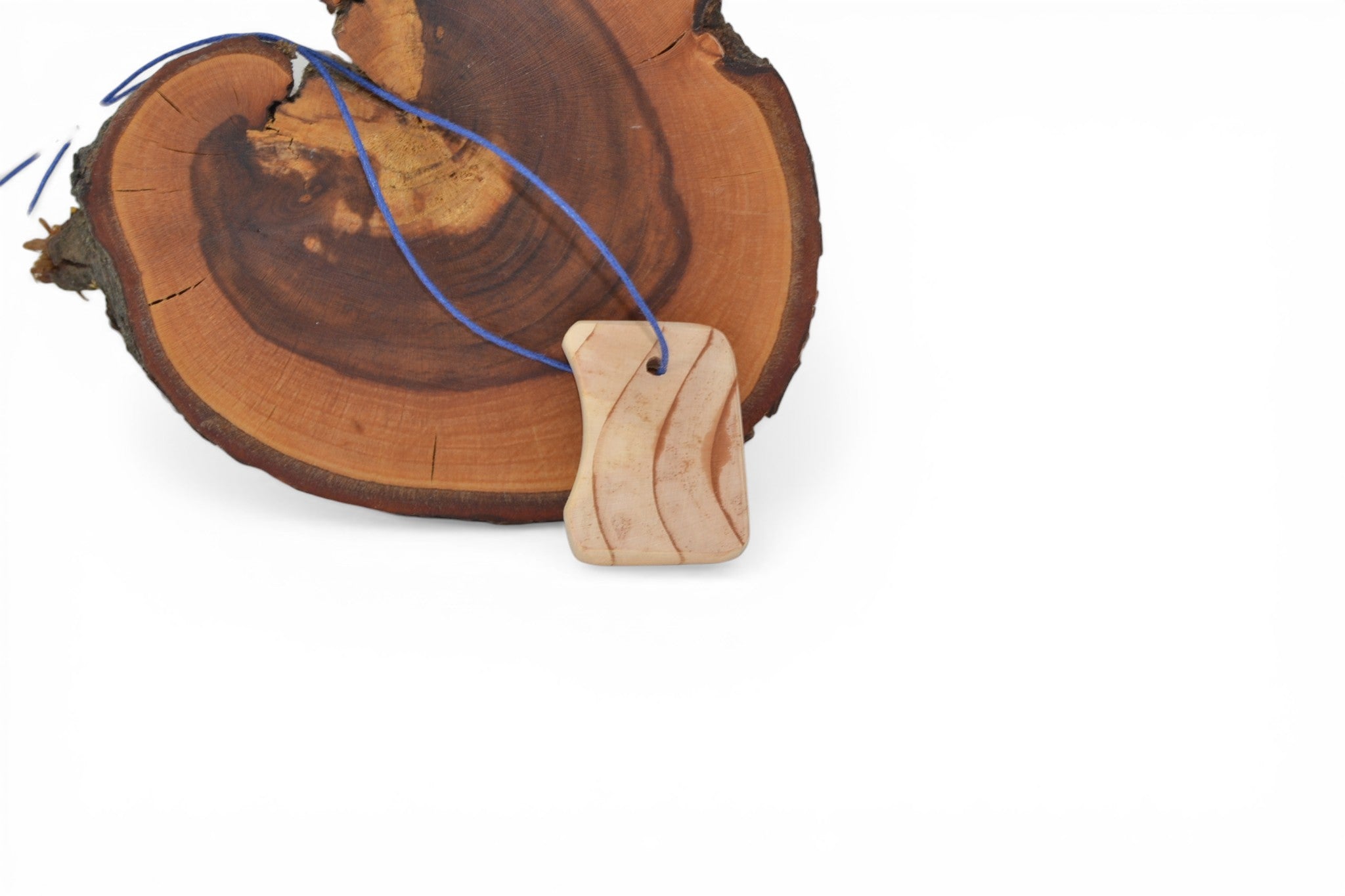 Holz Halskette aus Atlaszeder