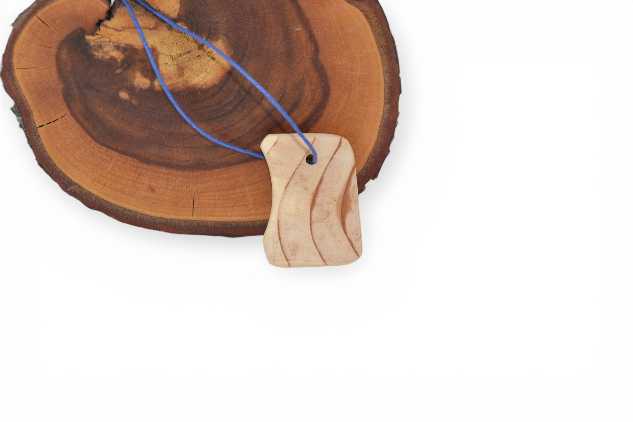 Holz Halskette aus Atlaszeder