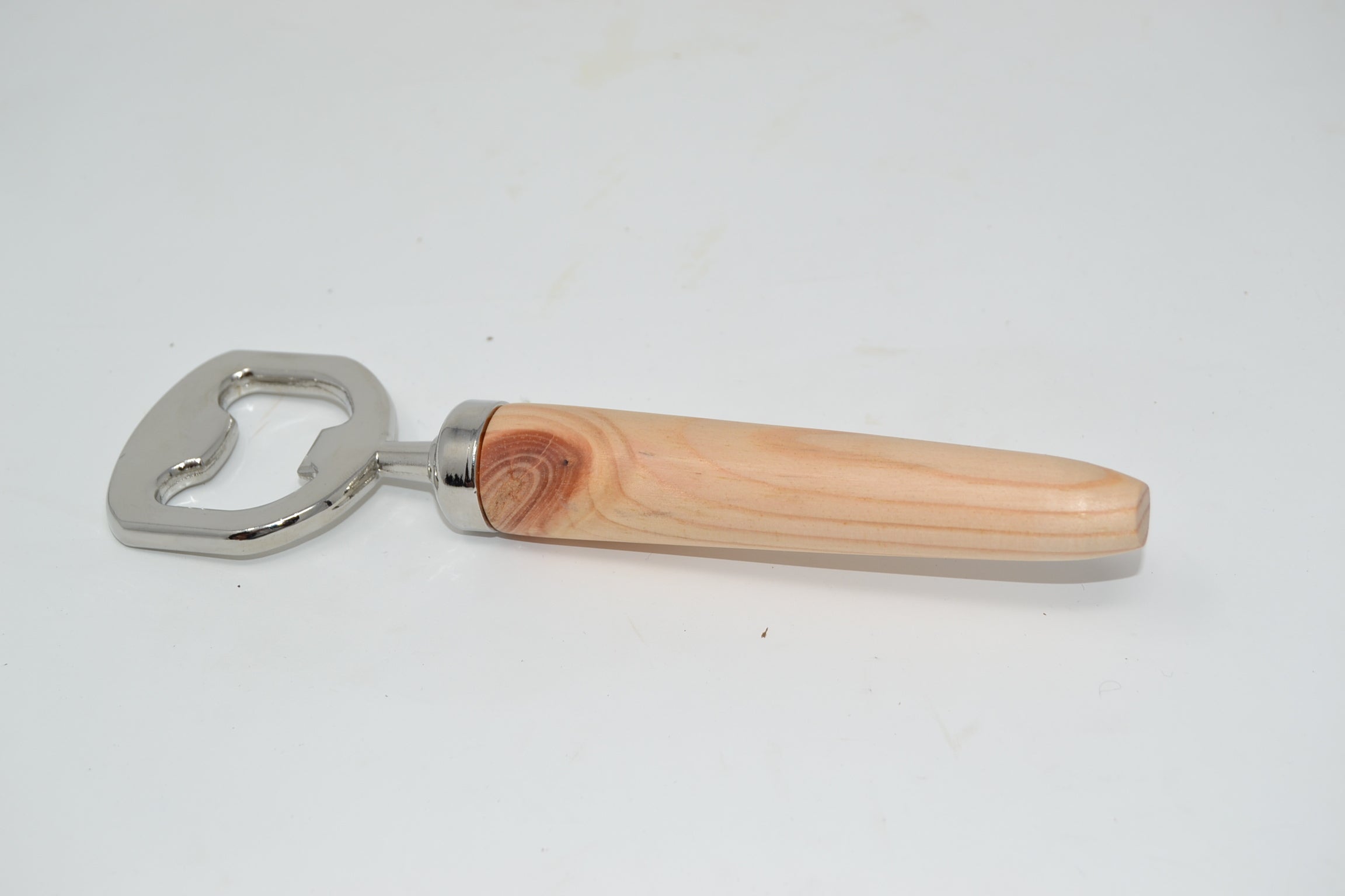 Holz Flaschenöffner aus Zirbenholz, verchromt