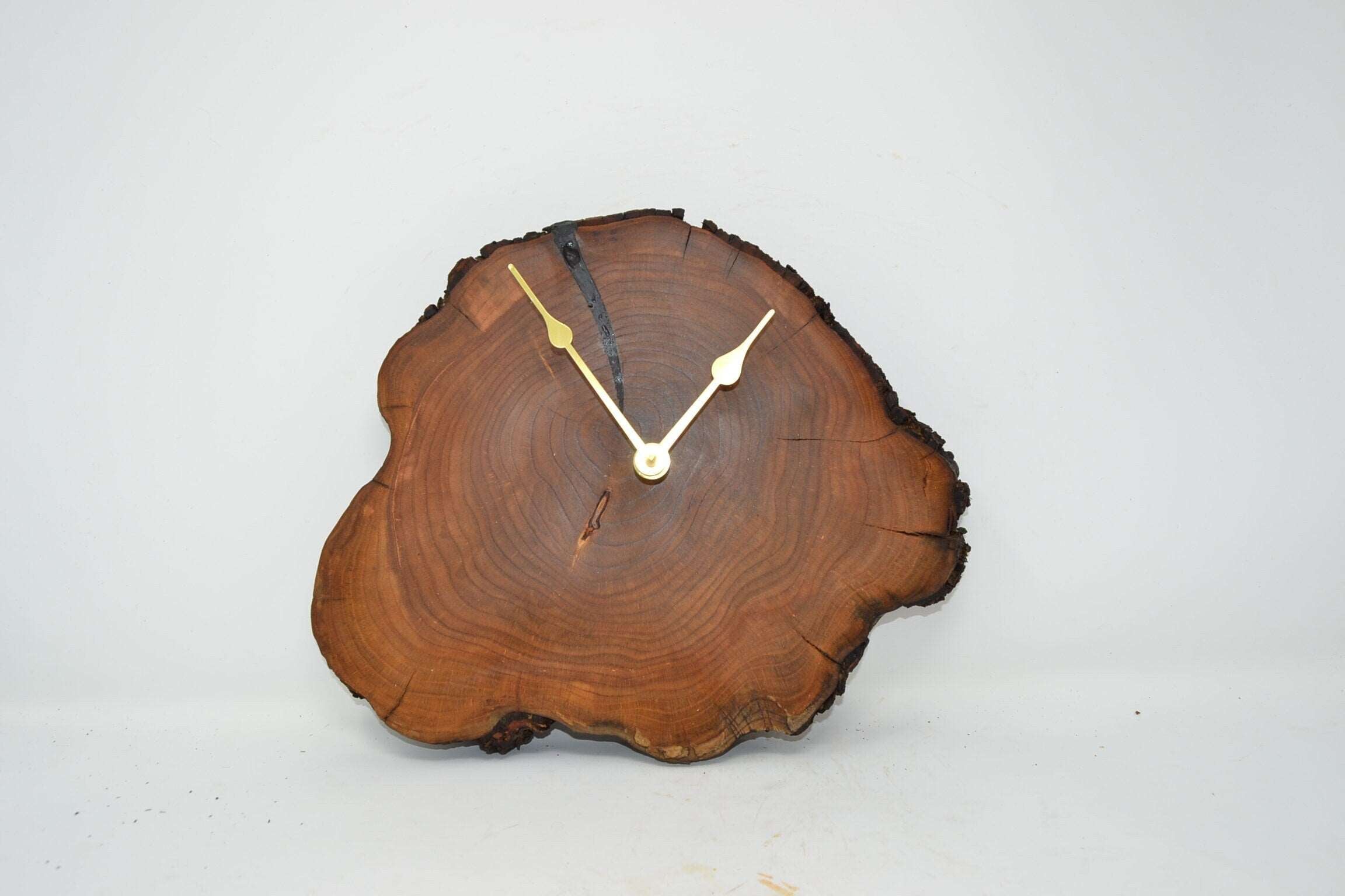 Holz Wanduhr aus Essigbaum 28 x 25 cm Unikat Handarbeit