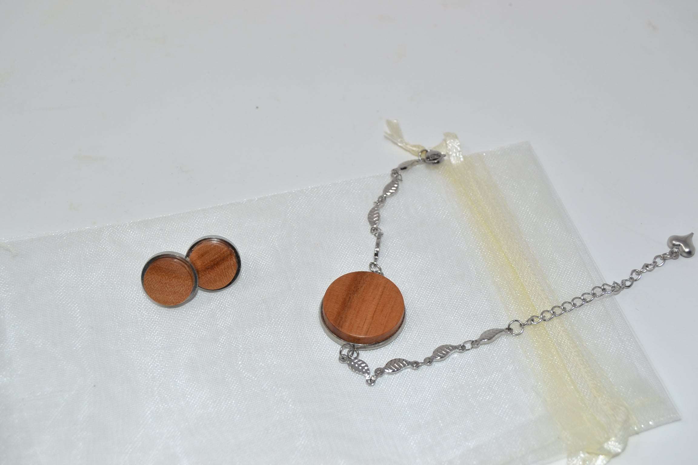 Holz Schmuck Set Ohrstecker Armband Kirsche 2 cm Handarbeit