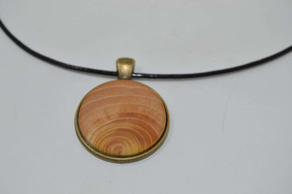 Holz Halskette aus Zedernholz mit Lederband
