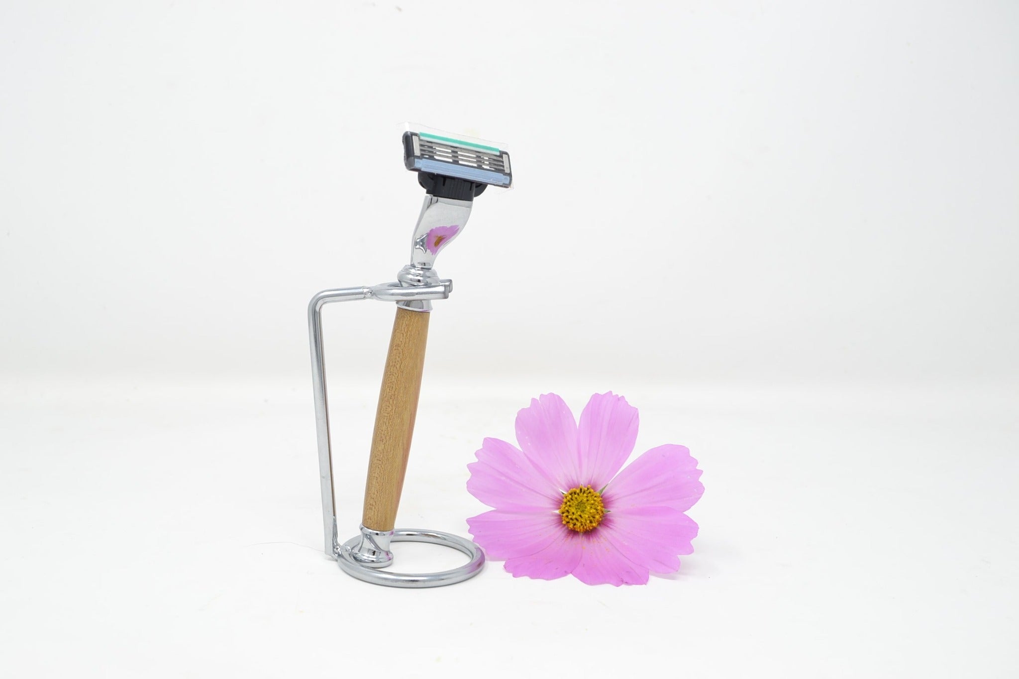 Rasierer aus Robinie