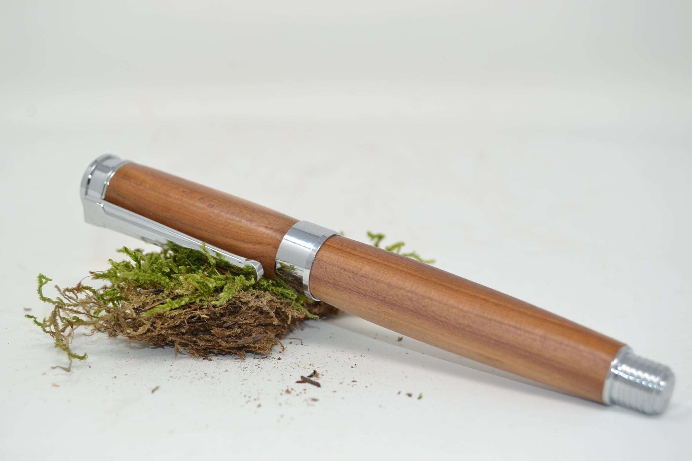 Holz Rollerpen mit Schraubkappe Zwetschke Handarbeit Unikat