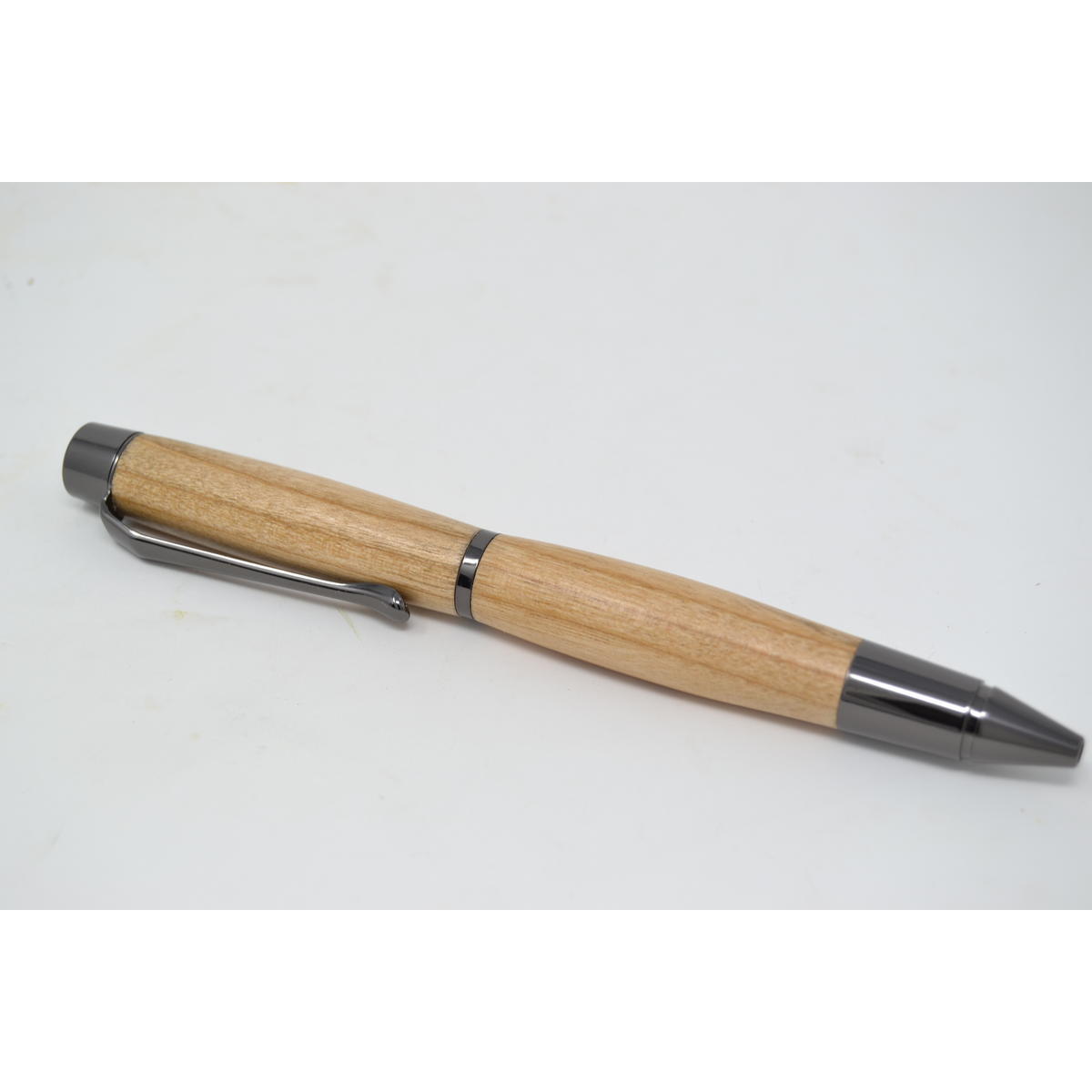 Holzkugelschreiber aus Kirschholz
