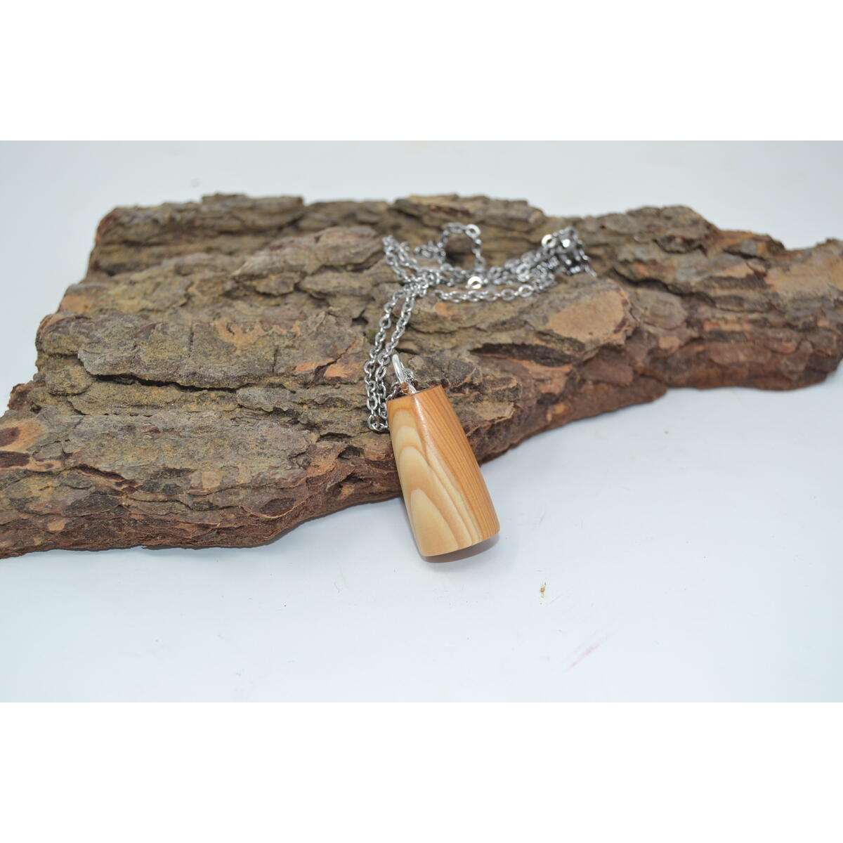 Holz Halskette aus Eibe 3x1 cm mit Karabiner Verschluss