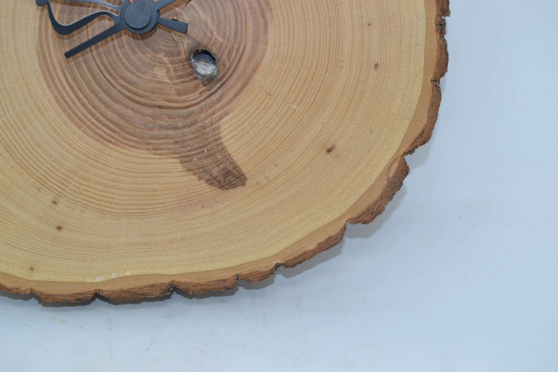 Holz Wanduhr 25x23cm aus Eschenholz Unikat Handarbeit