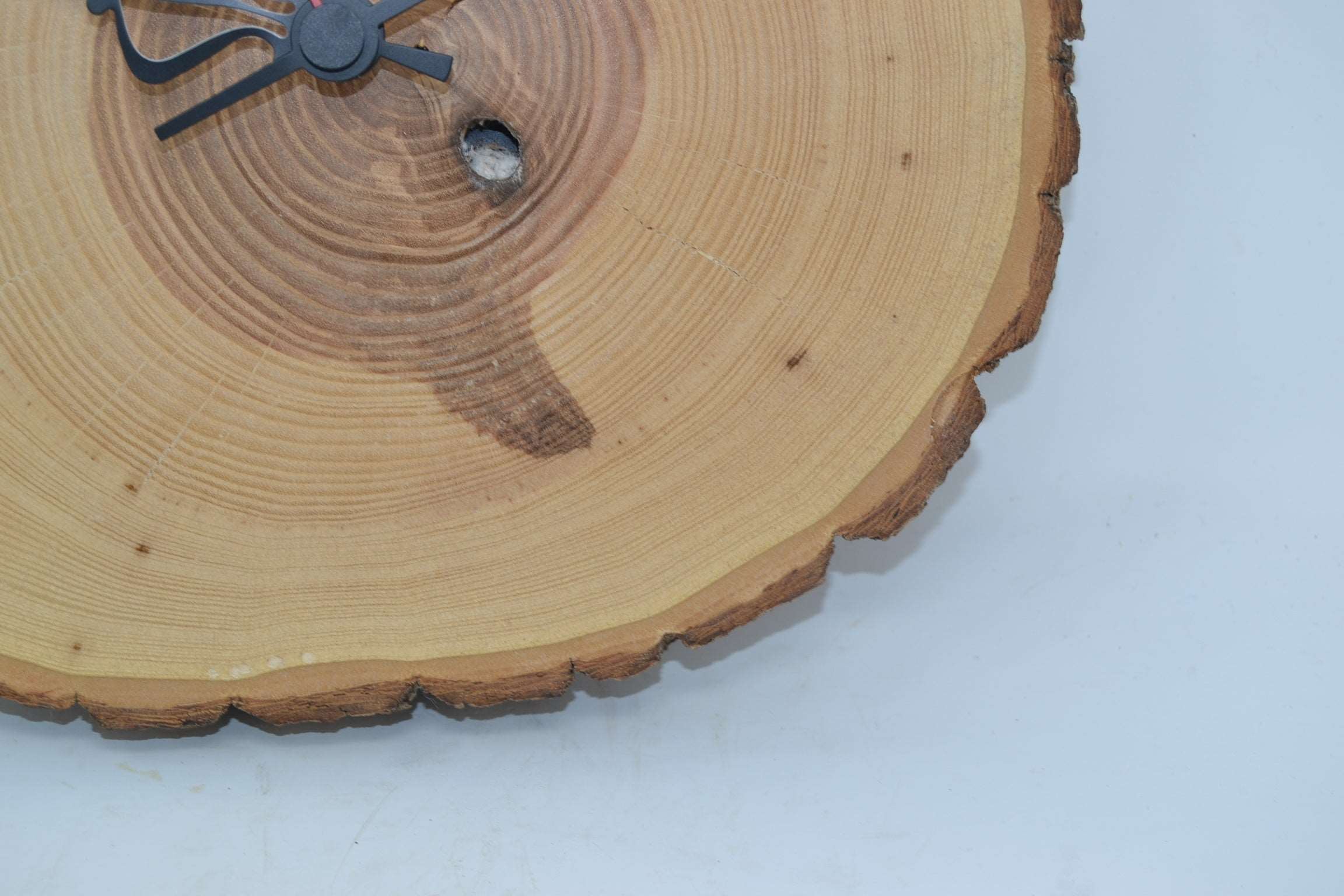 Holz Wanduhr 25x23cm aus Eschenholz Unikat Handarbeit