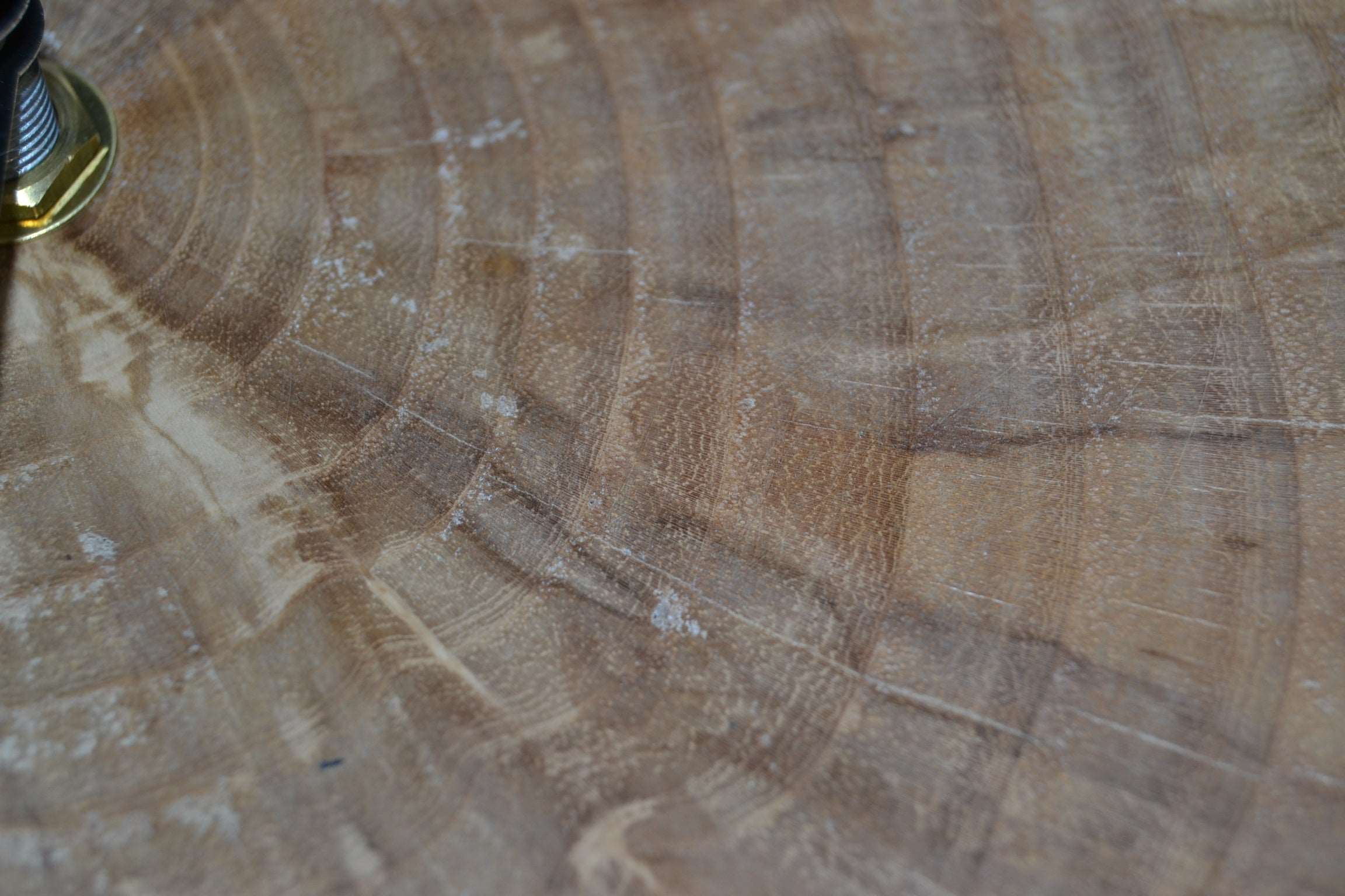 Holz Wanduhr 28x27 cm Hainbuche Handarbeit