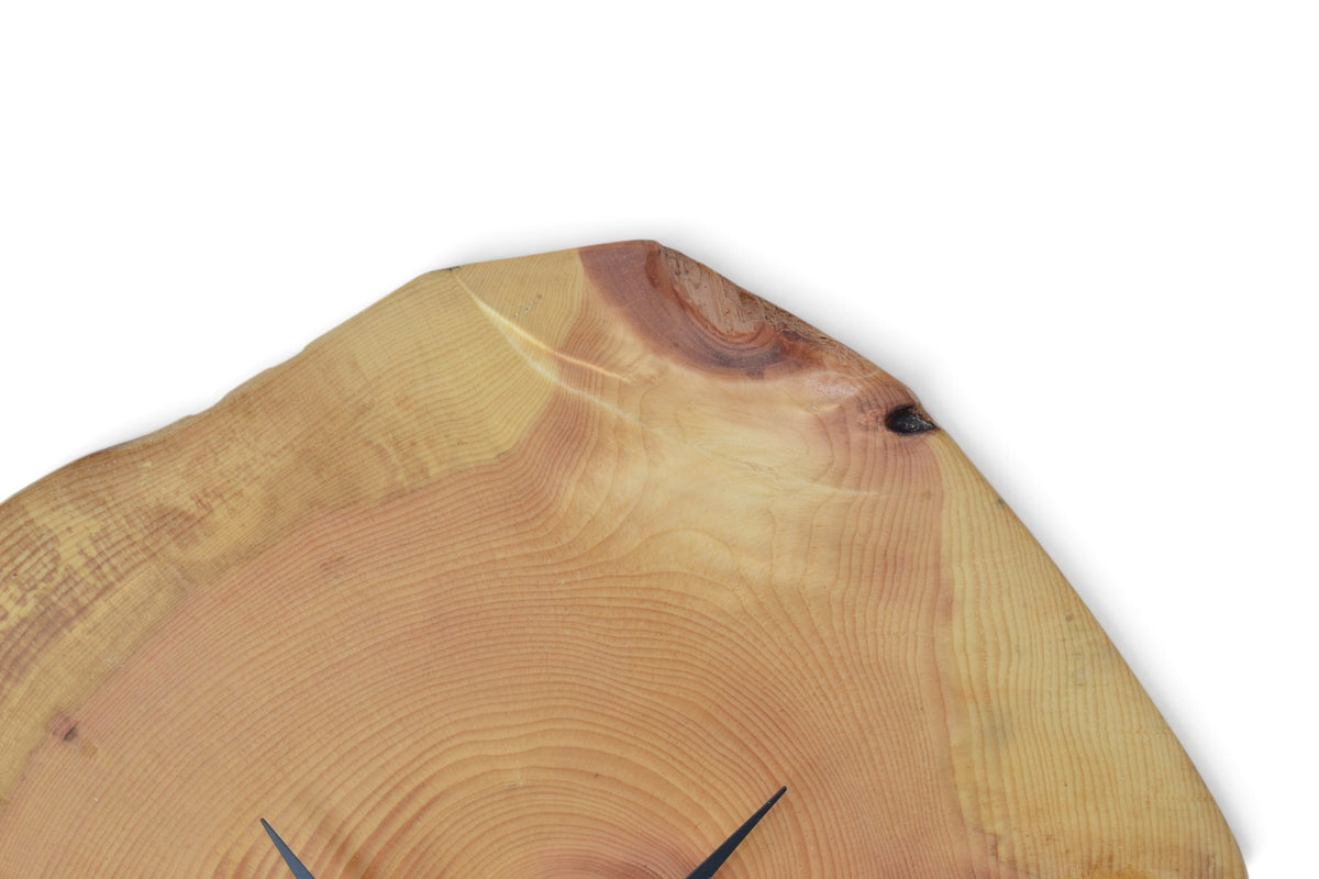 Holz Wanduhr aus Zirbe