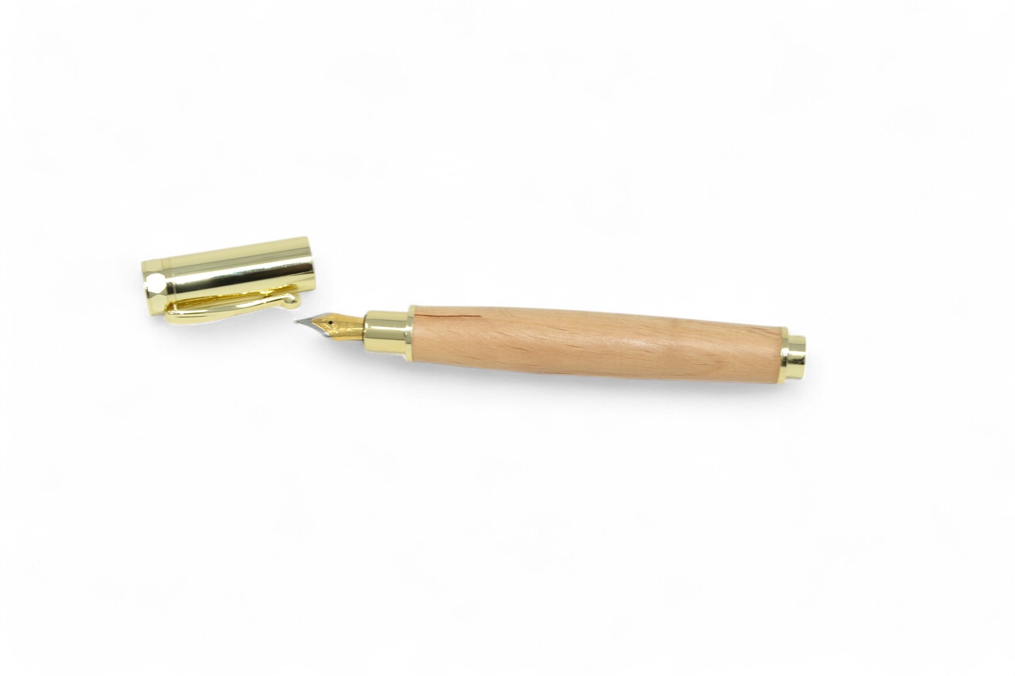 Holzfüller aus Erle mit Magnetkappe