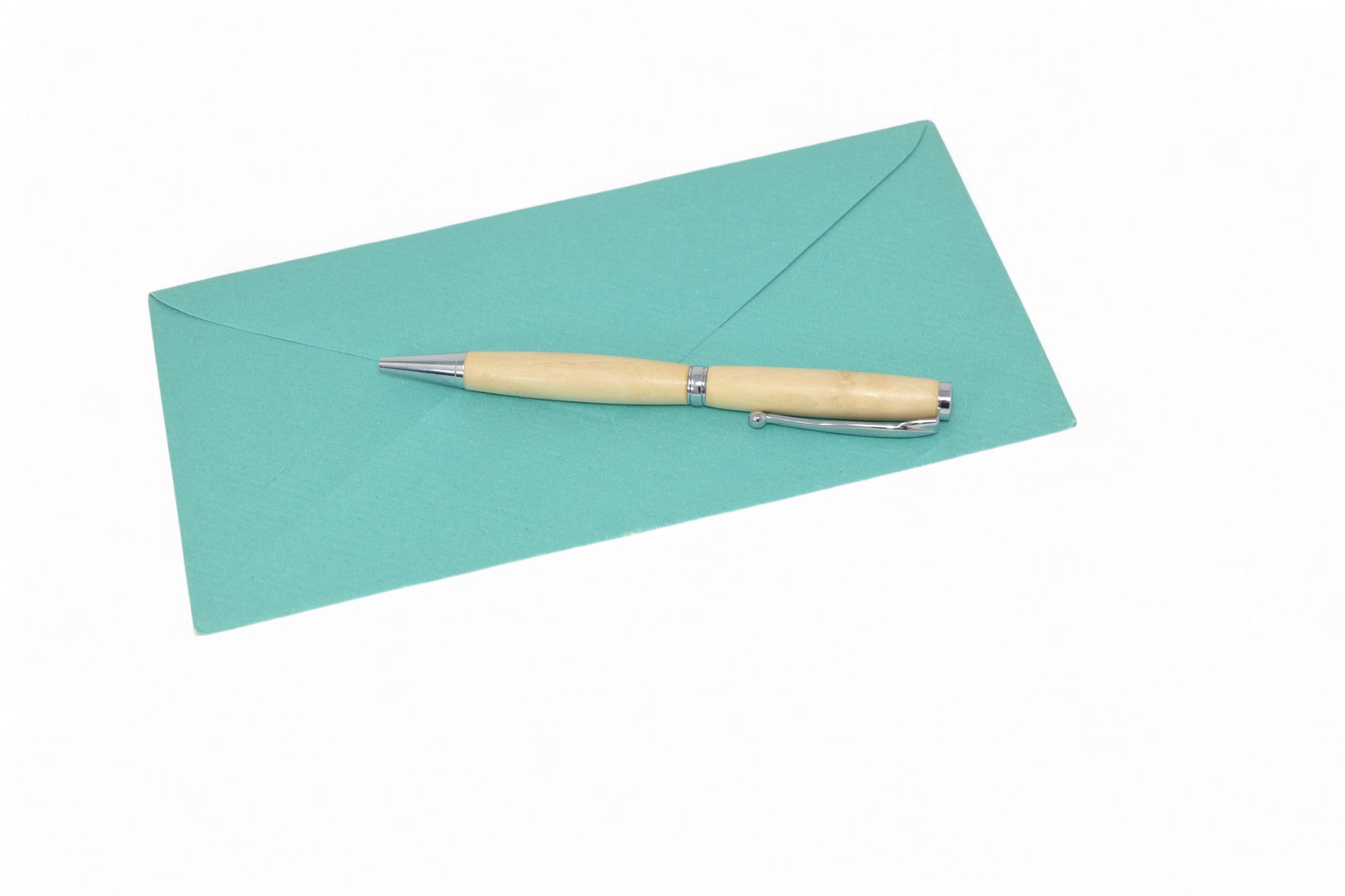 Gedrechselter Kugelschreiber aus Holunder