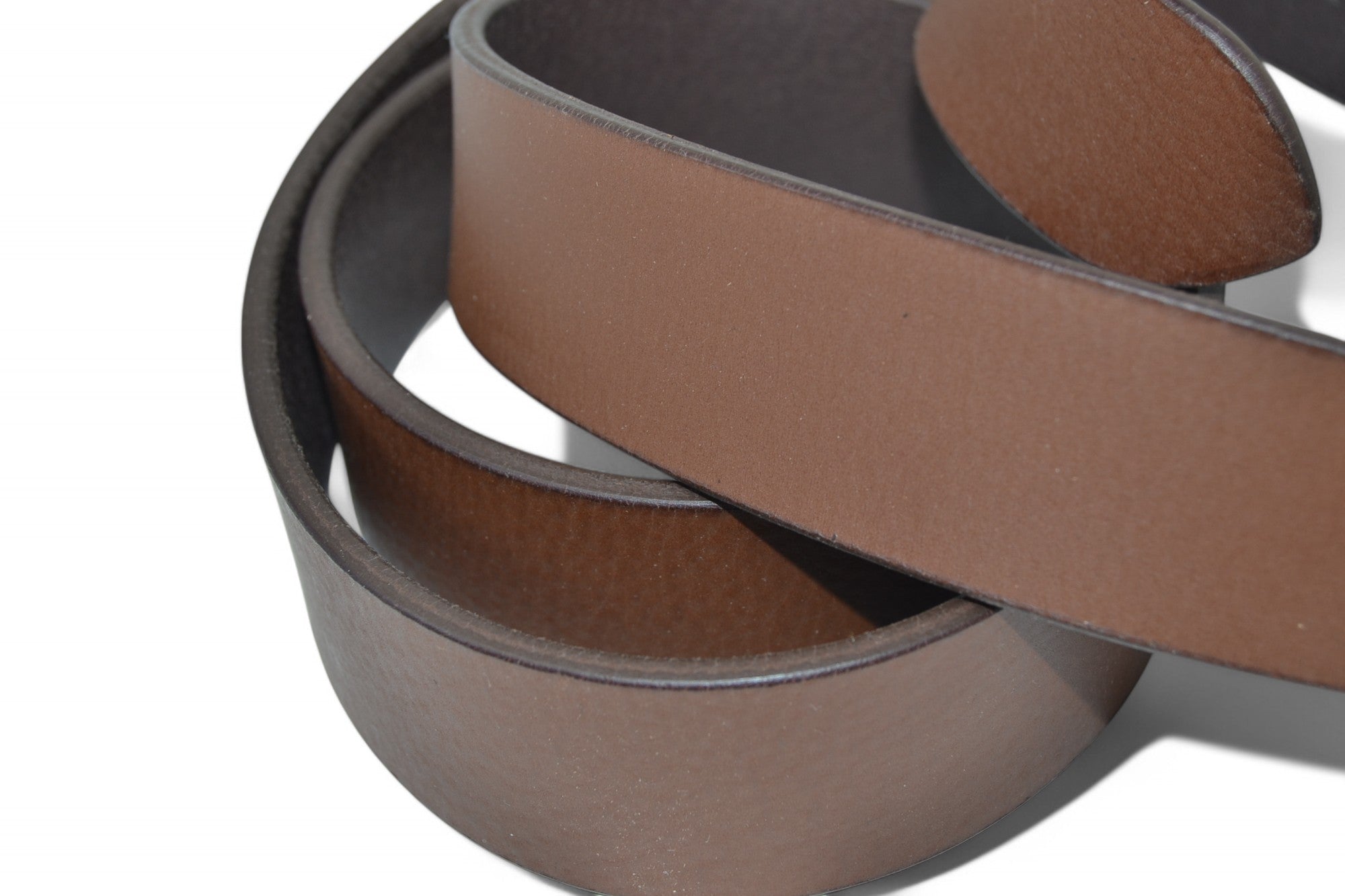 Ledergürtel mit Holzschnalle aus Haselnuss