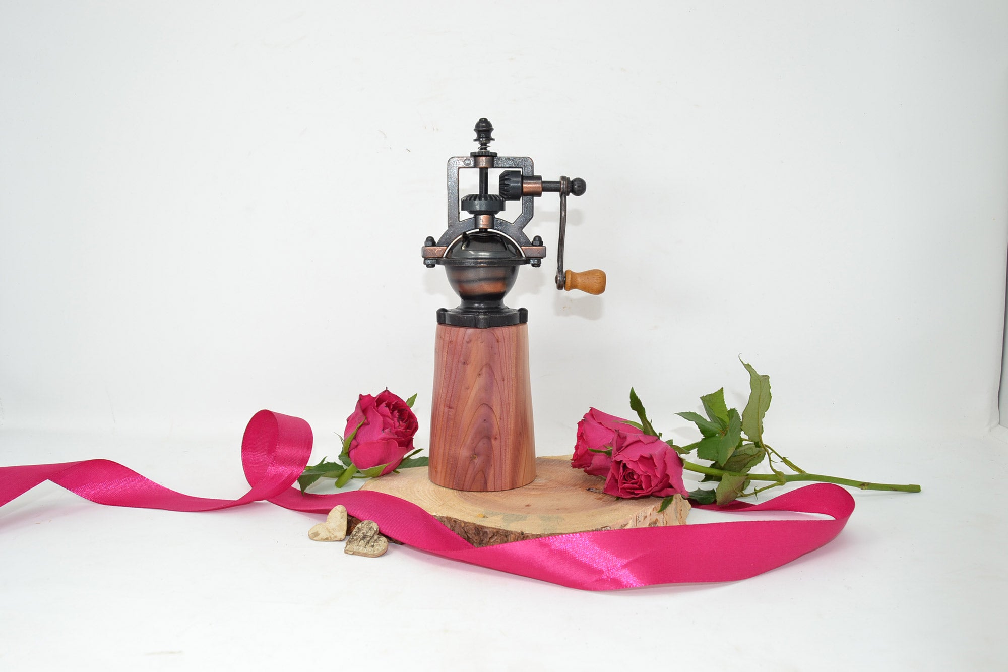 Holz Gewürzmühle mit Kurbel aus Wacholderholz