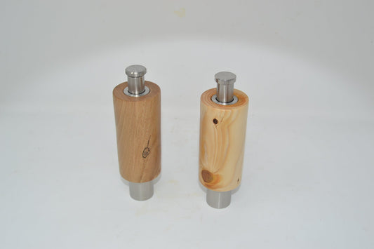 Holz Einhandmühlen Set aus Buchenholz & Zedernholz