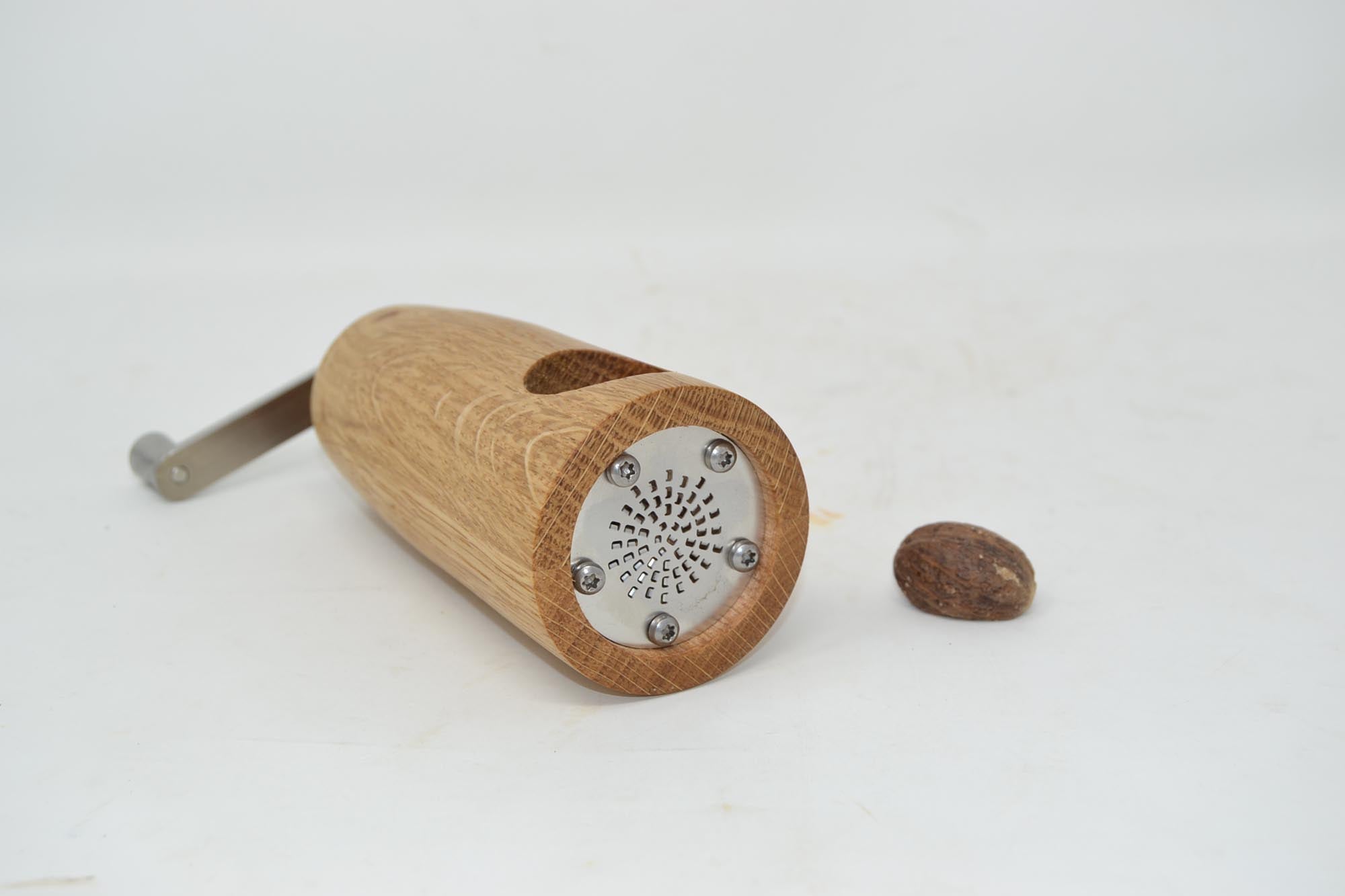 Holz Muskatmühle aus Eichenholz