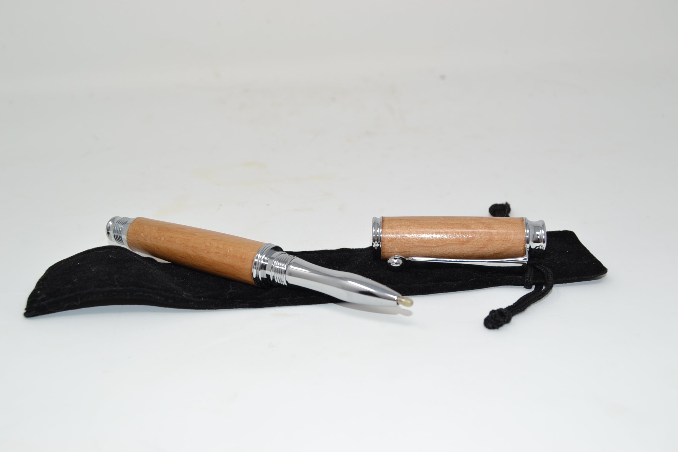 Holz Rollerpen aus Kirsche mit Schraubkappe
