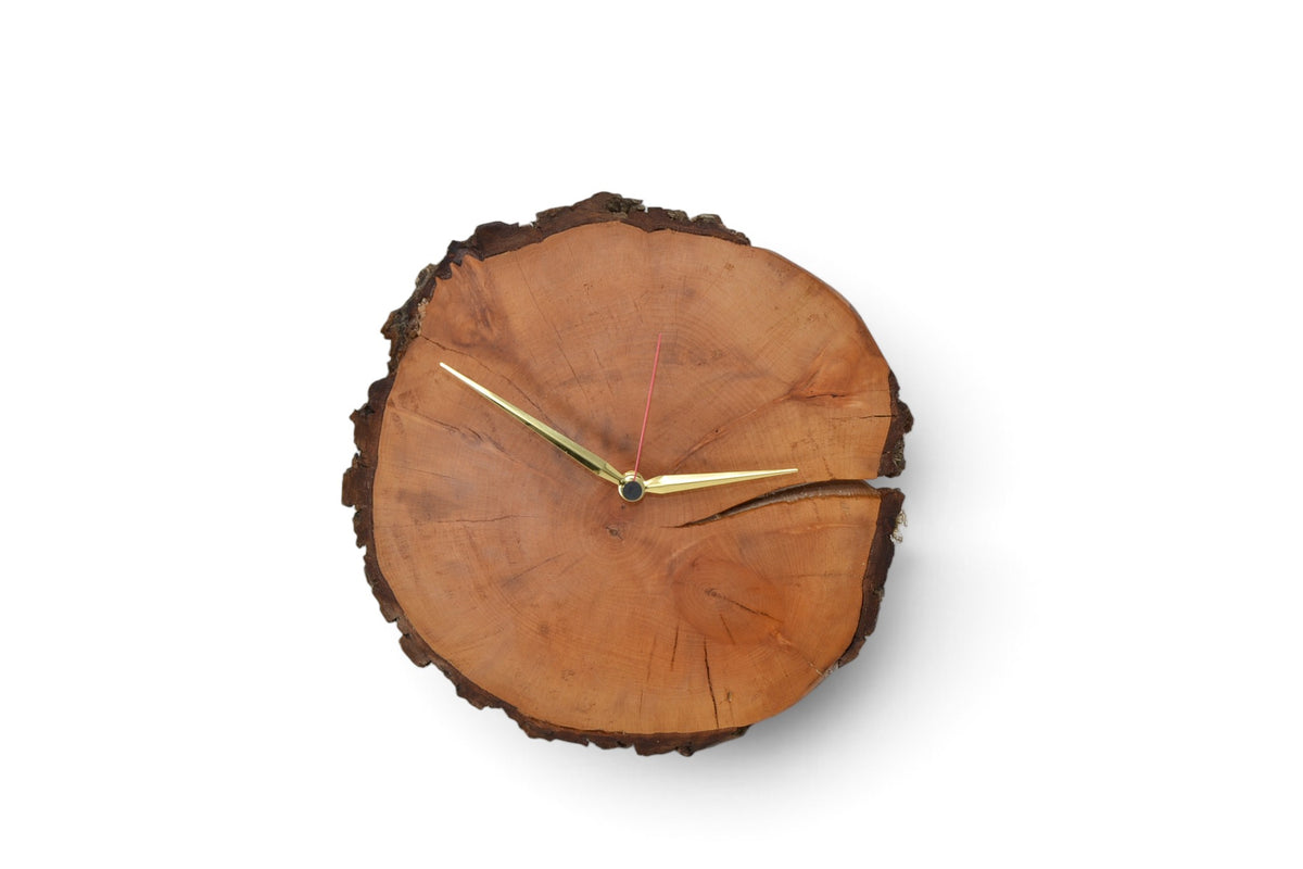 Holz Wanduhr aus österreichischer Erle