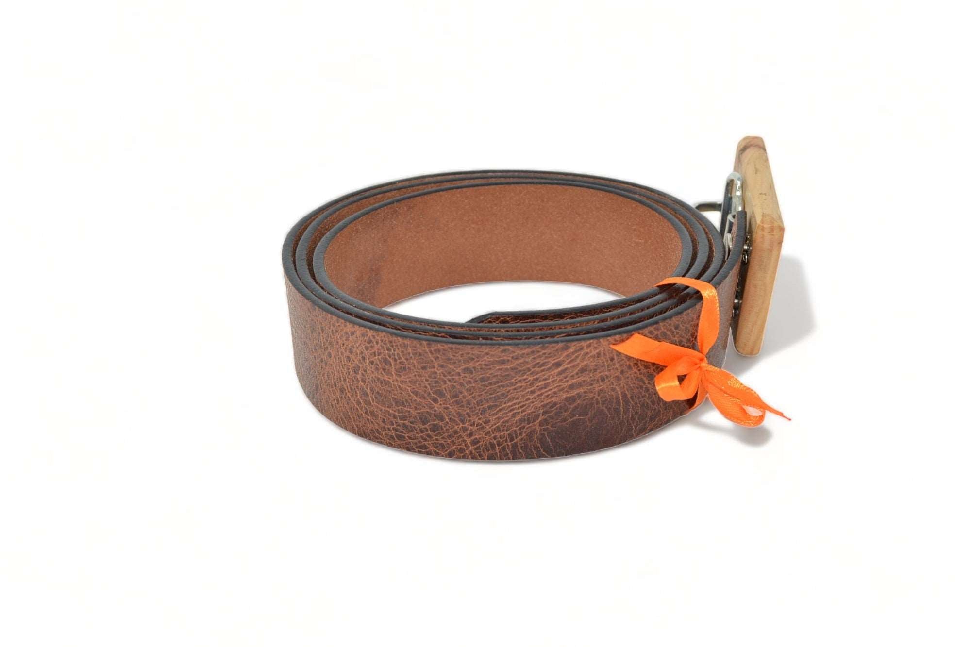 Holzgürtel aus Zirbenholz & Büffelleder