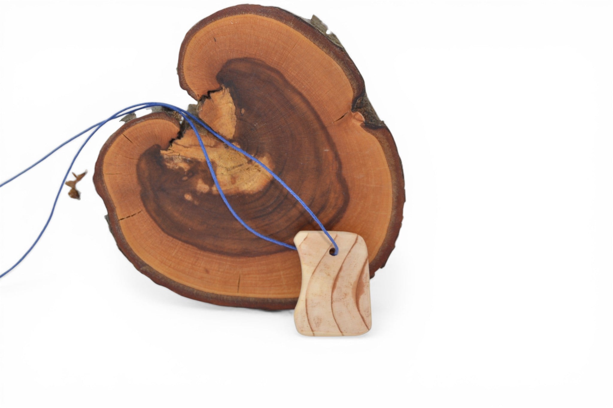 Holz Halskette aus Atlaszeder